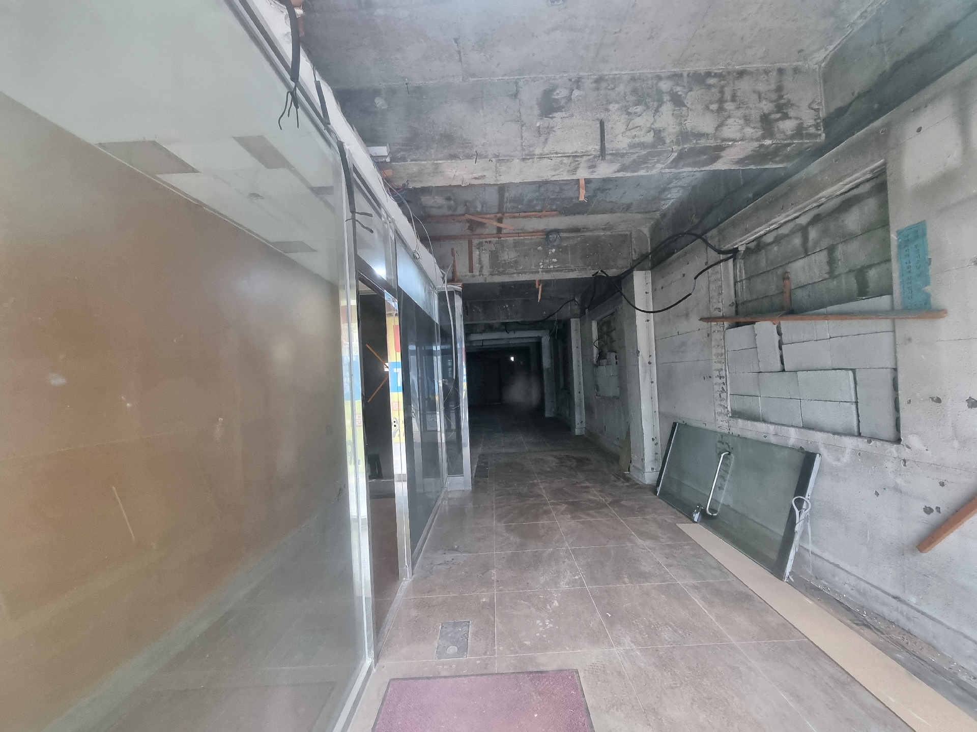 부산광역시 남구 대연동 상가 - 1