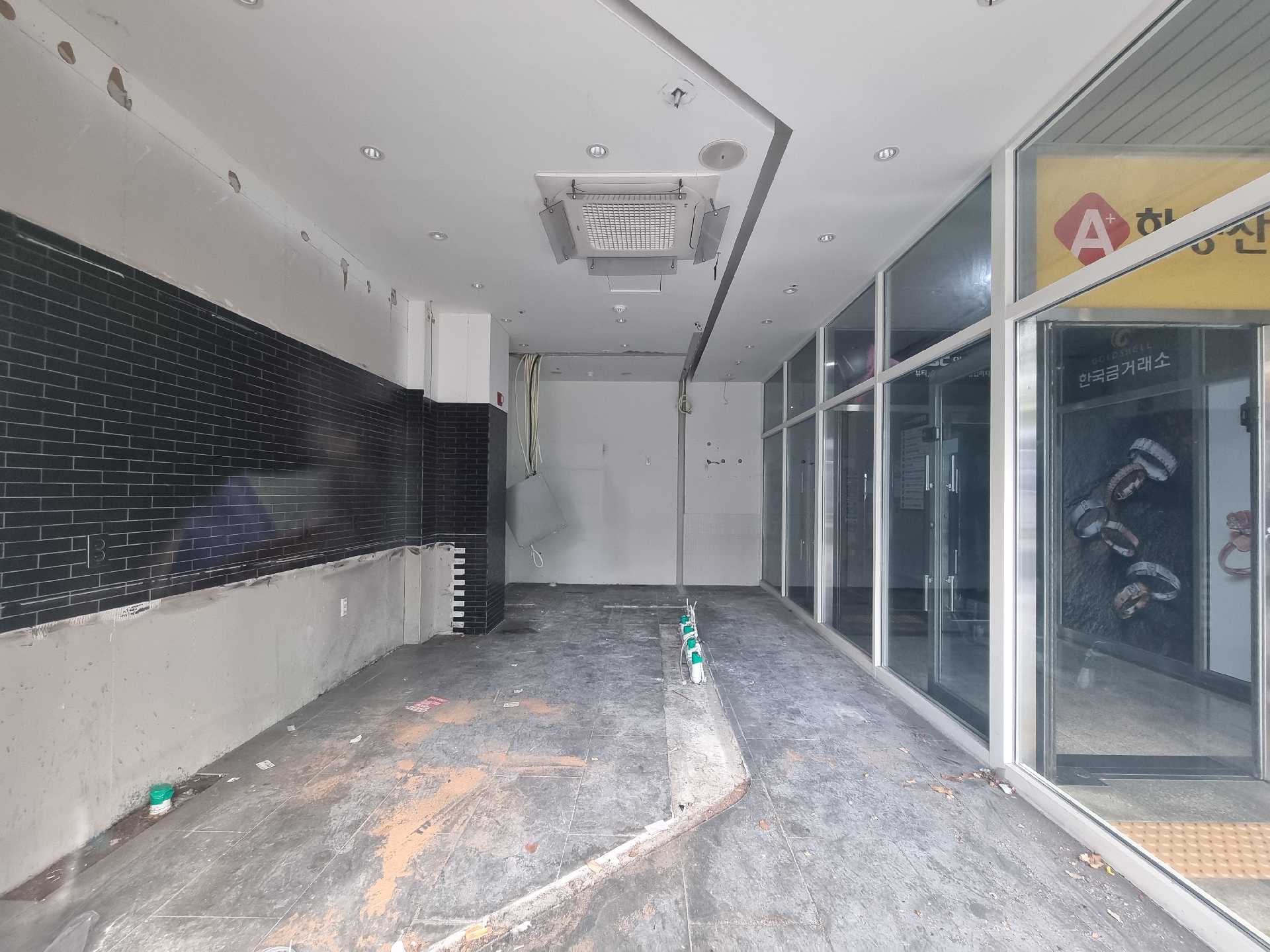 부산광역시 부산진구 부전동 상가 - 1