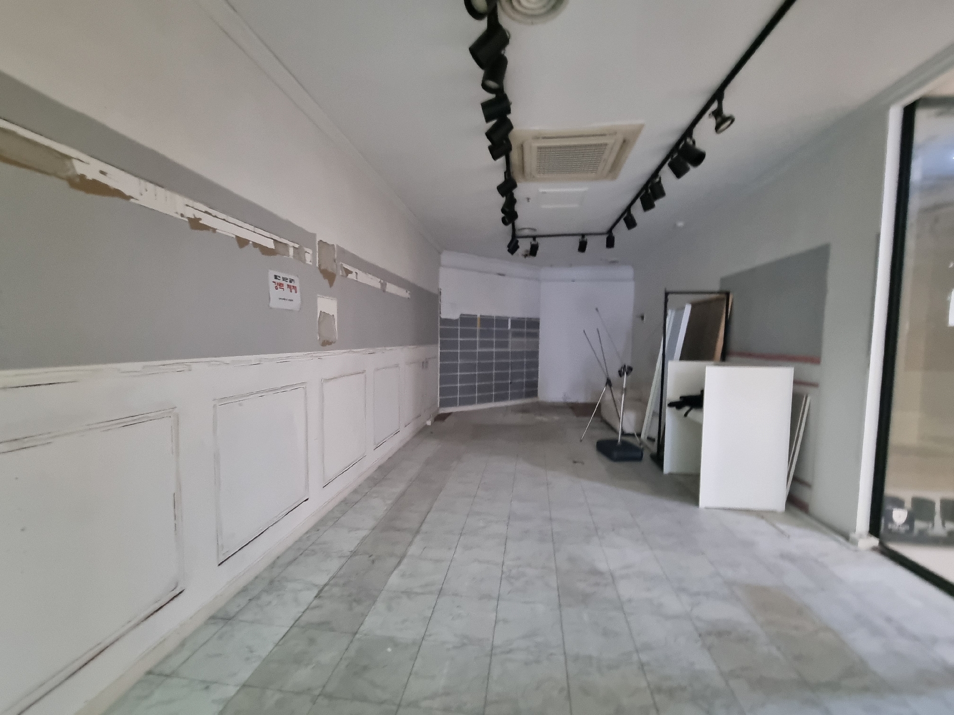 부산광역시 부산진구 부전동 상가 - 1