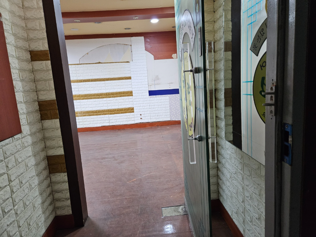 부산광역시 연제구 연산동 상가 - 1