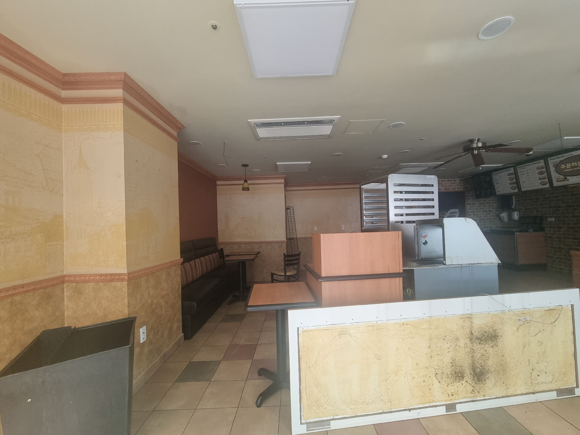 부산광역시 남구 대연동 상가 - 1