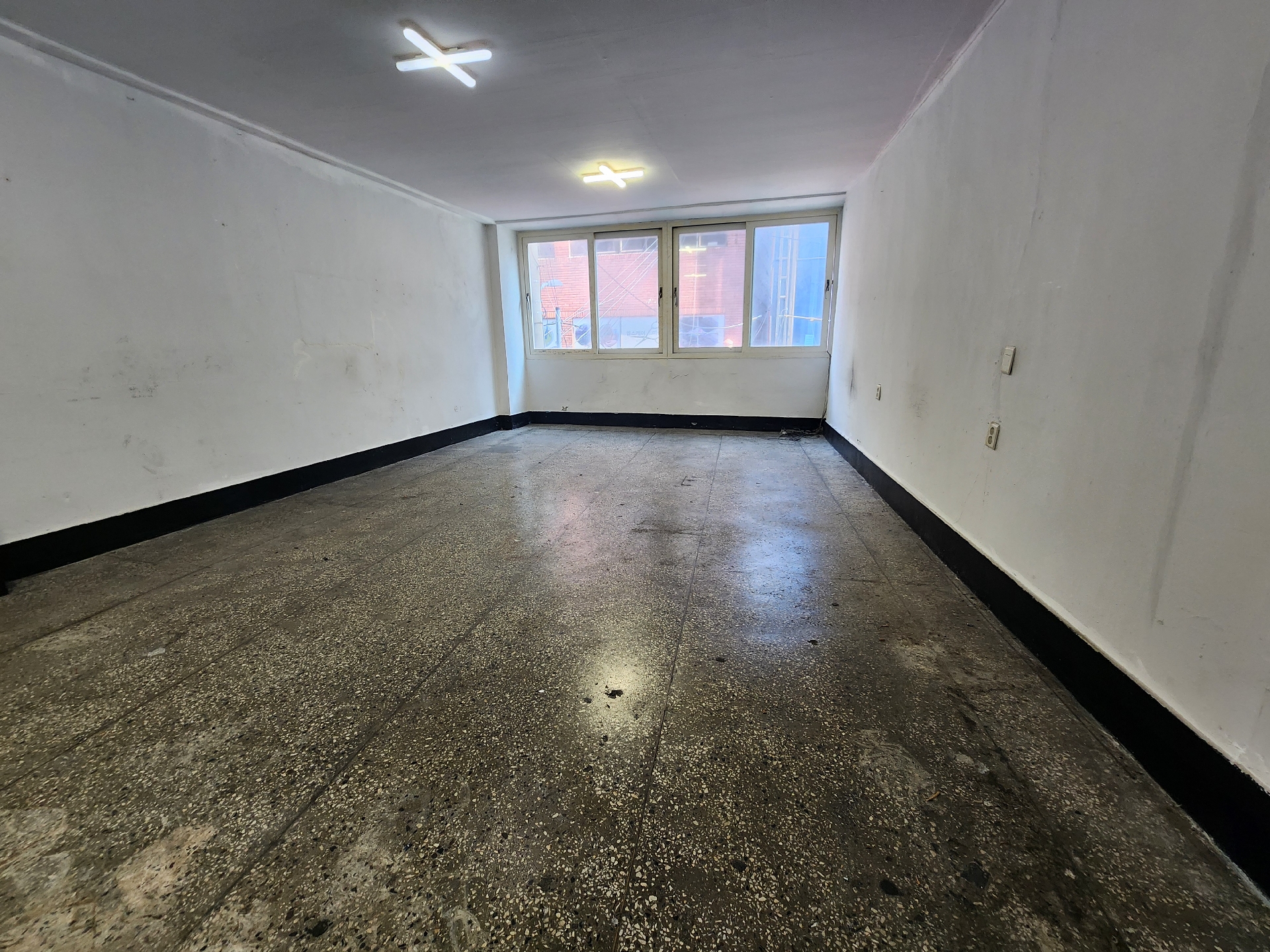 부산광역시 부산진구 부전동 사무실 - 1