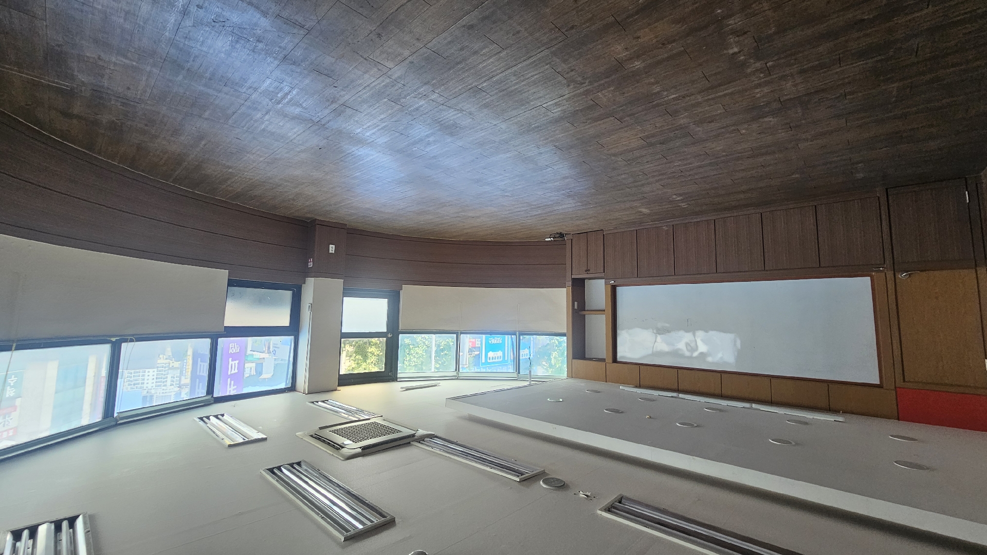 부산광역시 동래구 온천동 상가 - 1