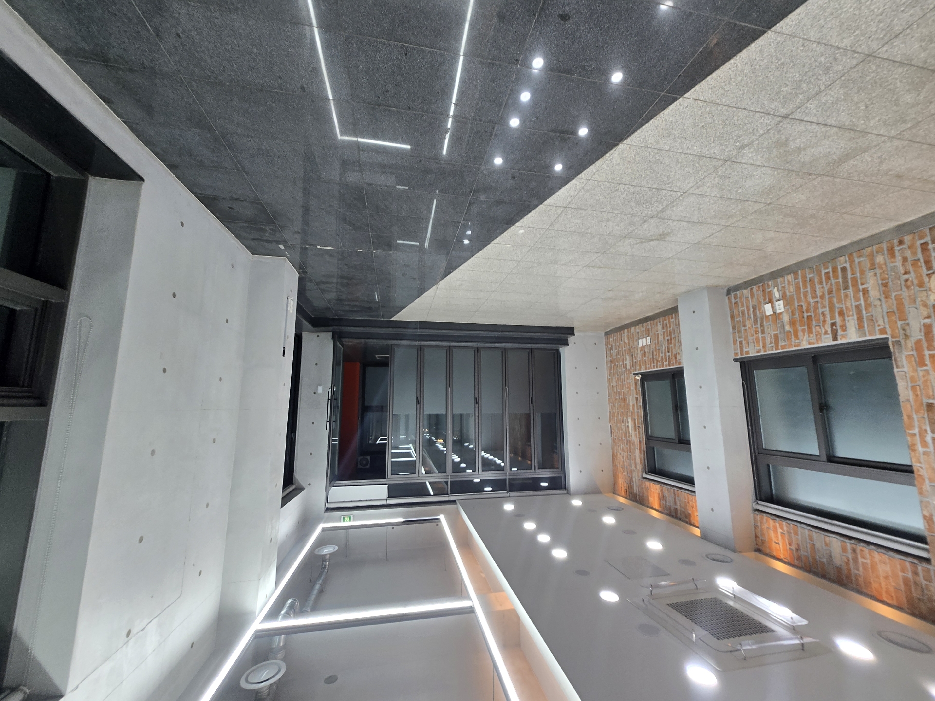 부산광역시 중구 중앙동2가 상가 썸네일 3