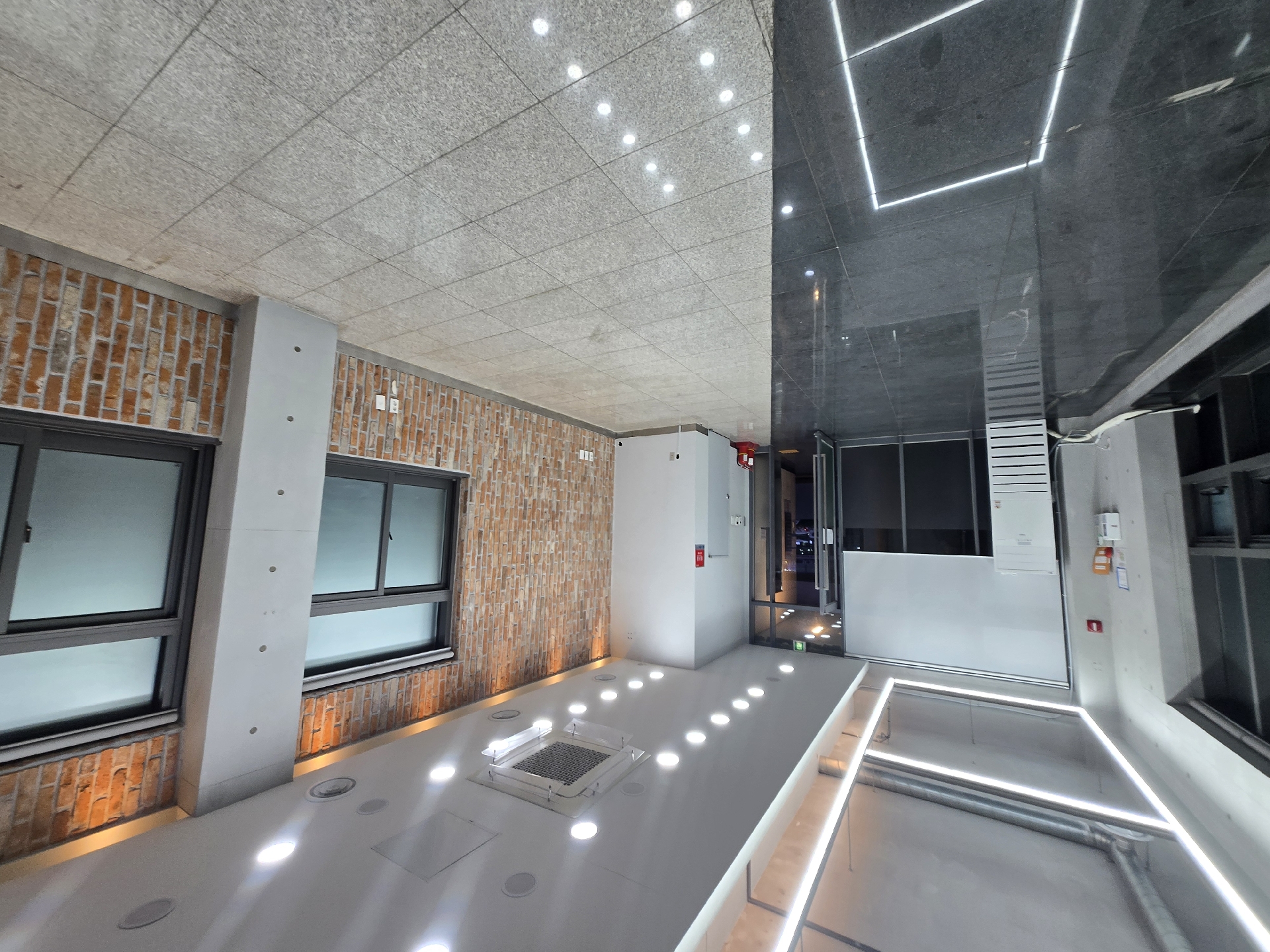 부산광역시 중구 중앙동2가 상가 썸네일 2