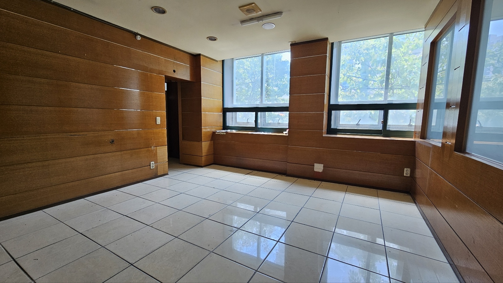 부산광역시 부산진구 부전동 사무실 - 1