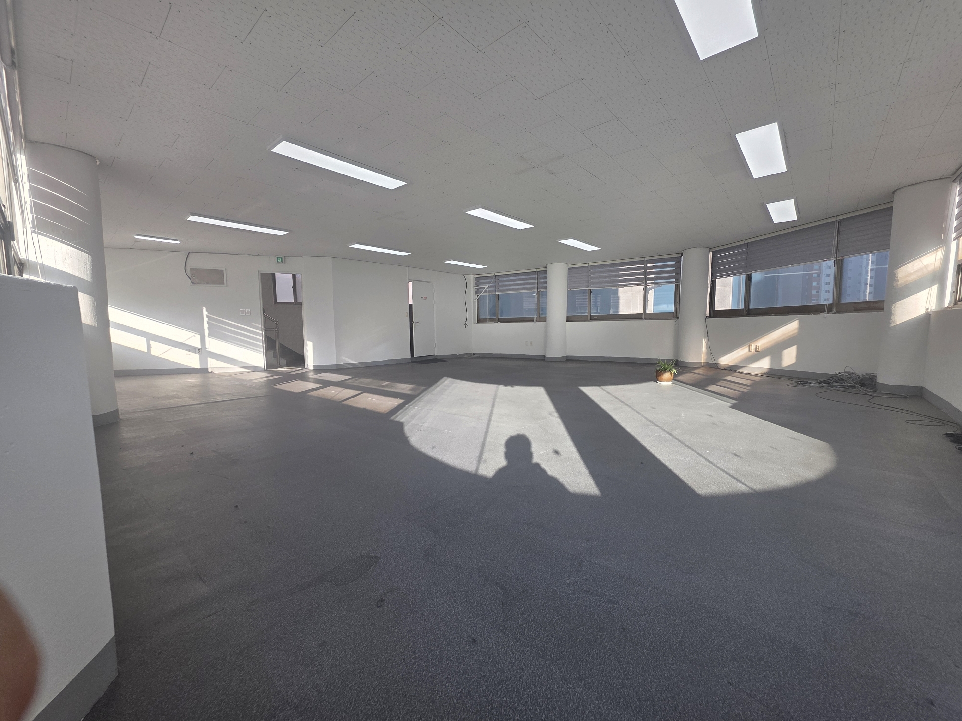 부산광역시 동구 좌천동 사무실 썸네일 5