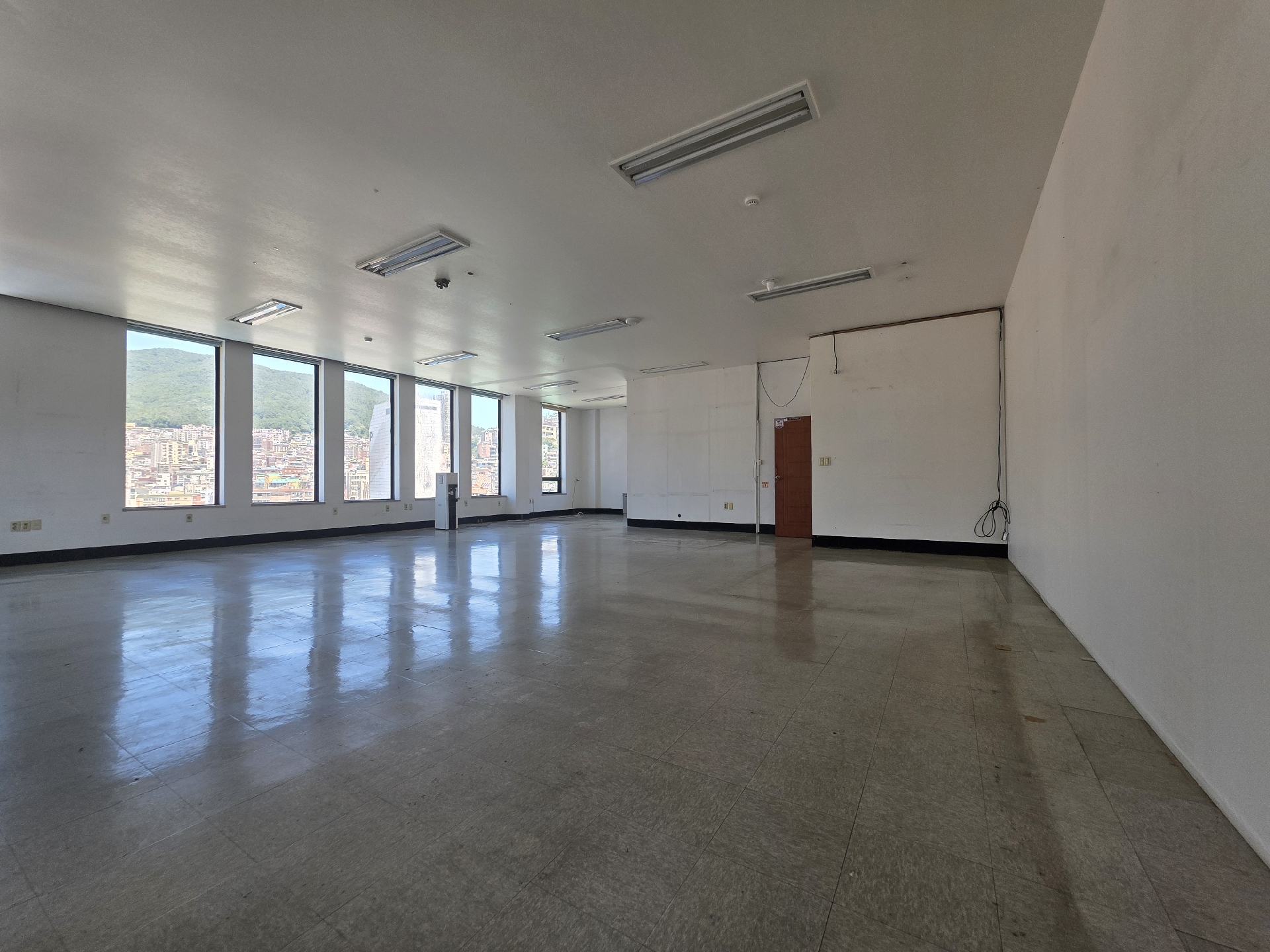 부산광역시 동구 수정동 사무실 썸네일 2