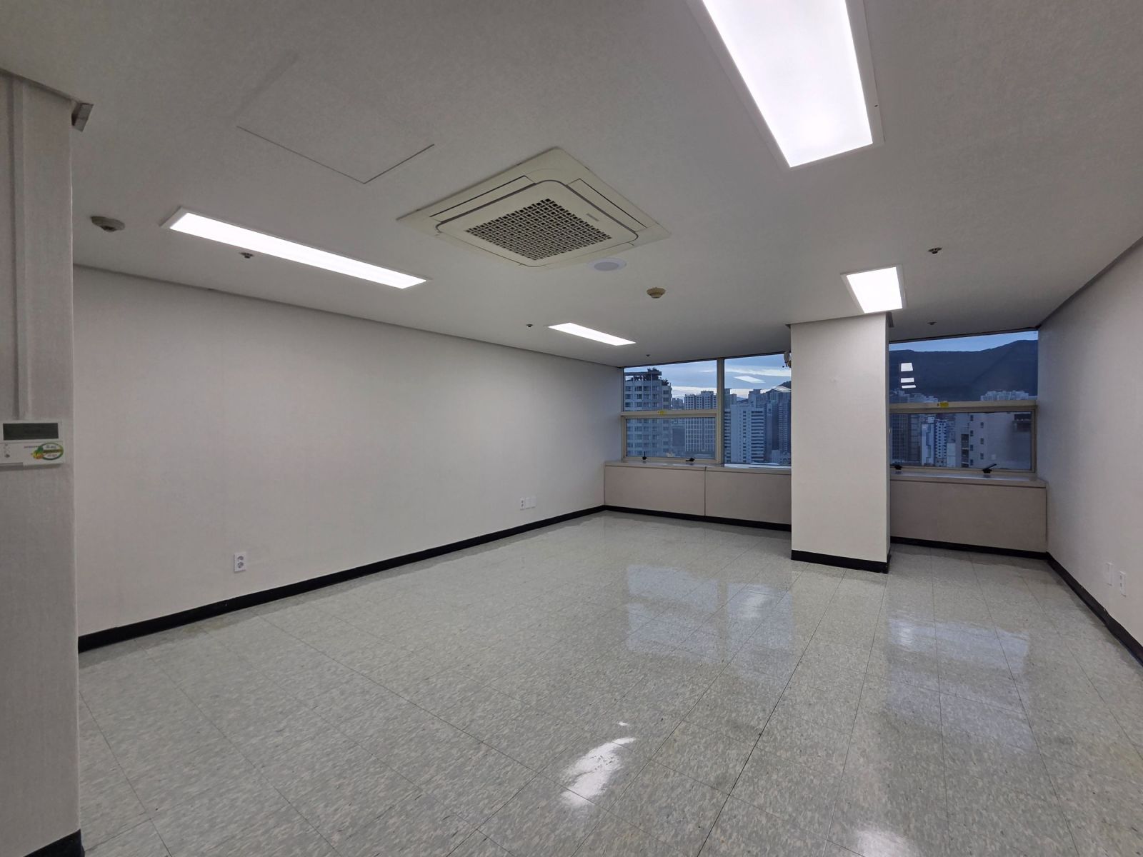 부산광역시 부산진구 부전동 상가 - 1