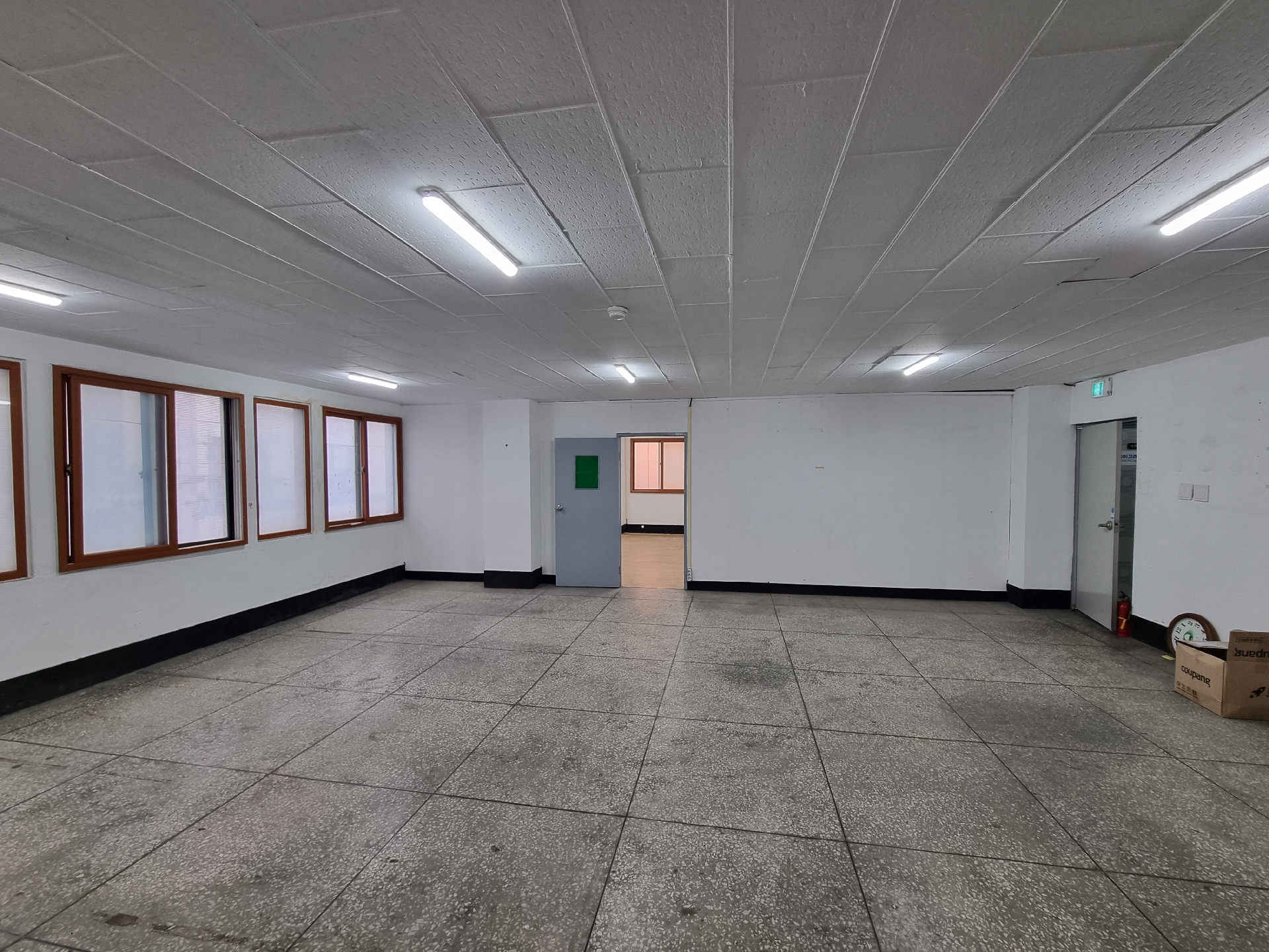 부산광역시 중구 중앙동4가 사무실 썸네일 3