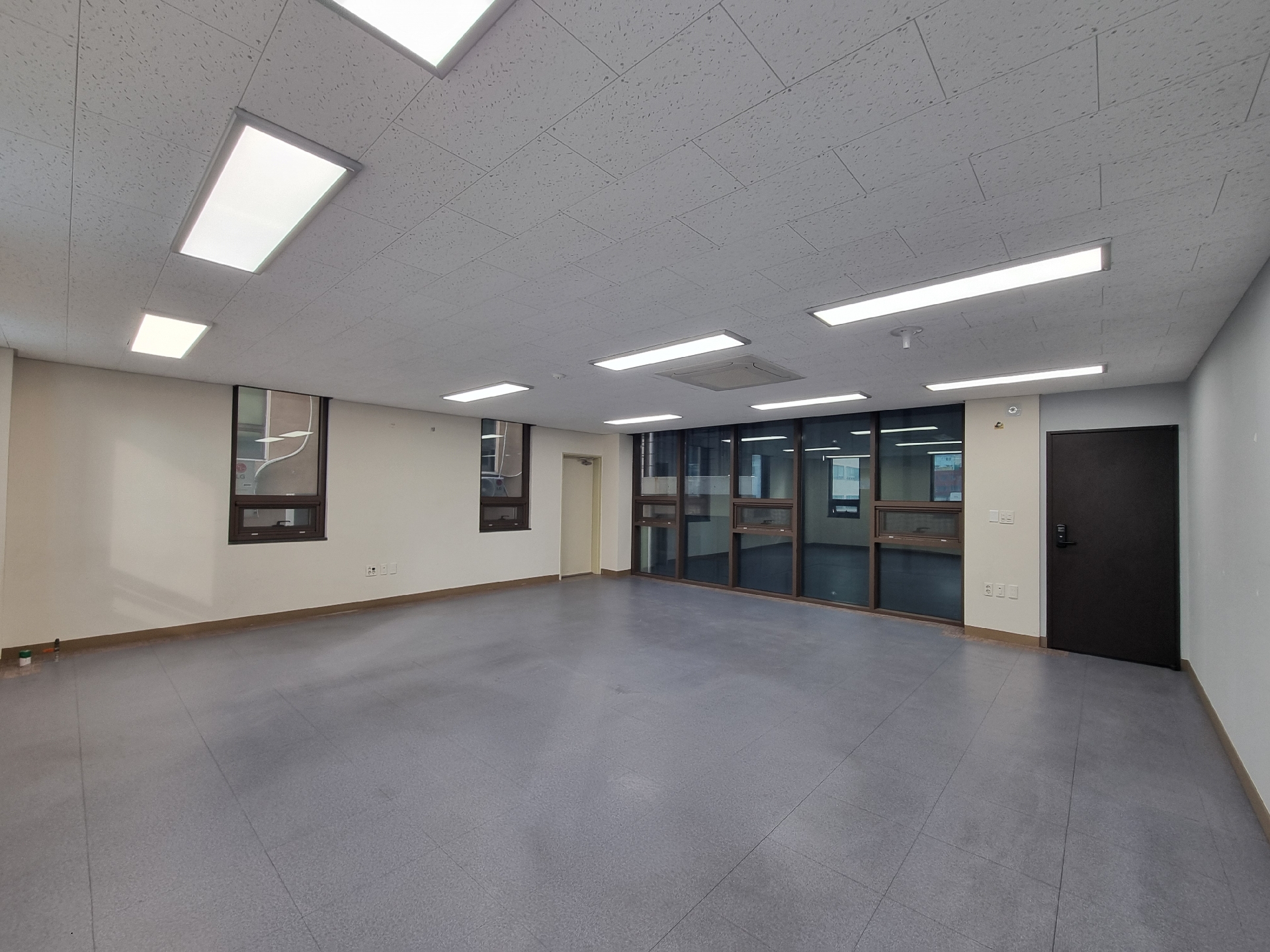 부산광역시 중구 중앙동4가 사무실 썸네일 4