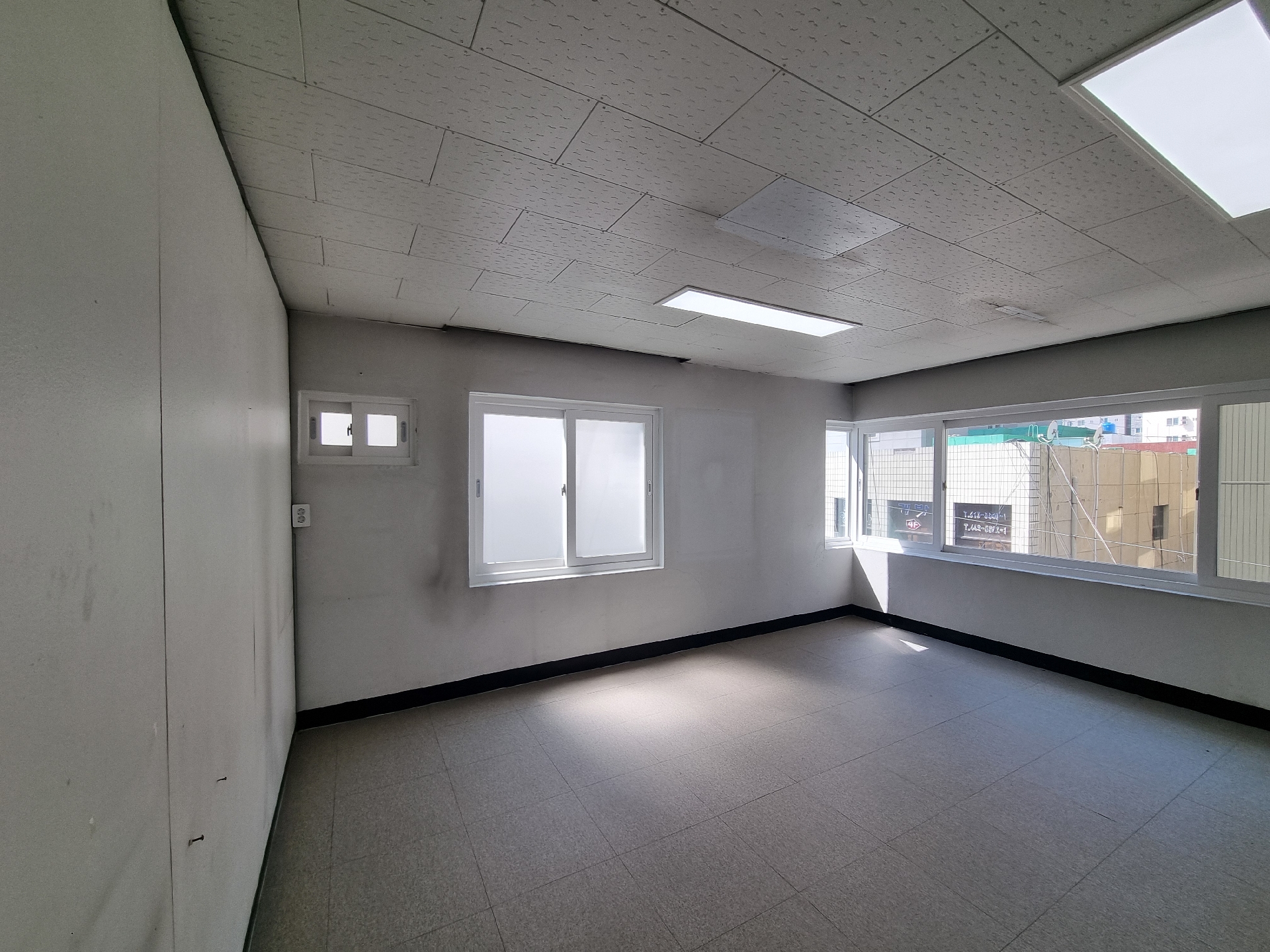 부산광역시 중구 중앙동4가 사무실 썸네일 3