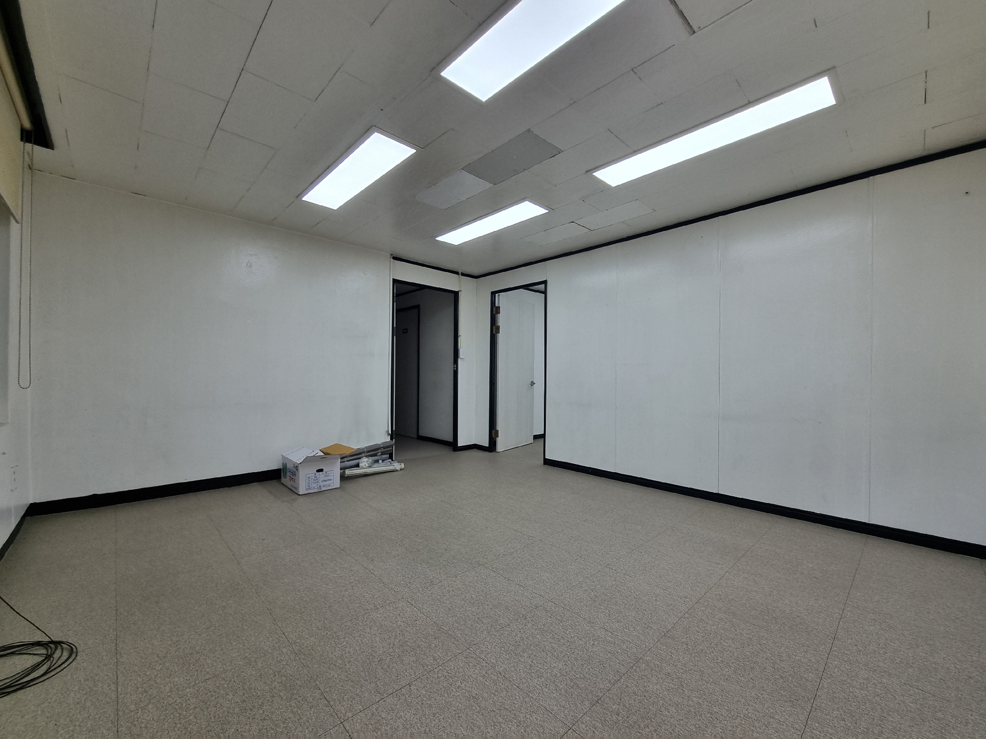 부산광역시 중구 중앙동4가 사무실 - 1