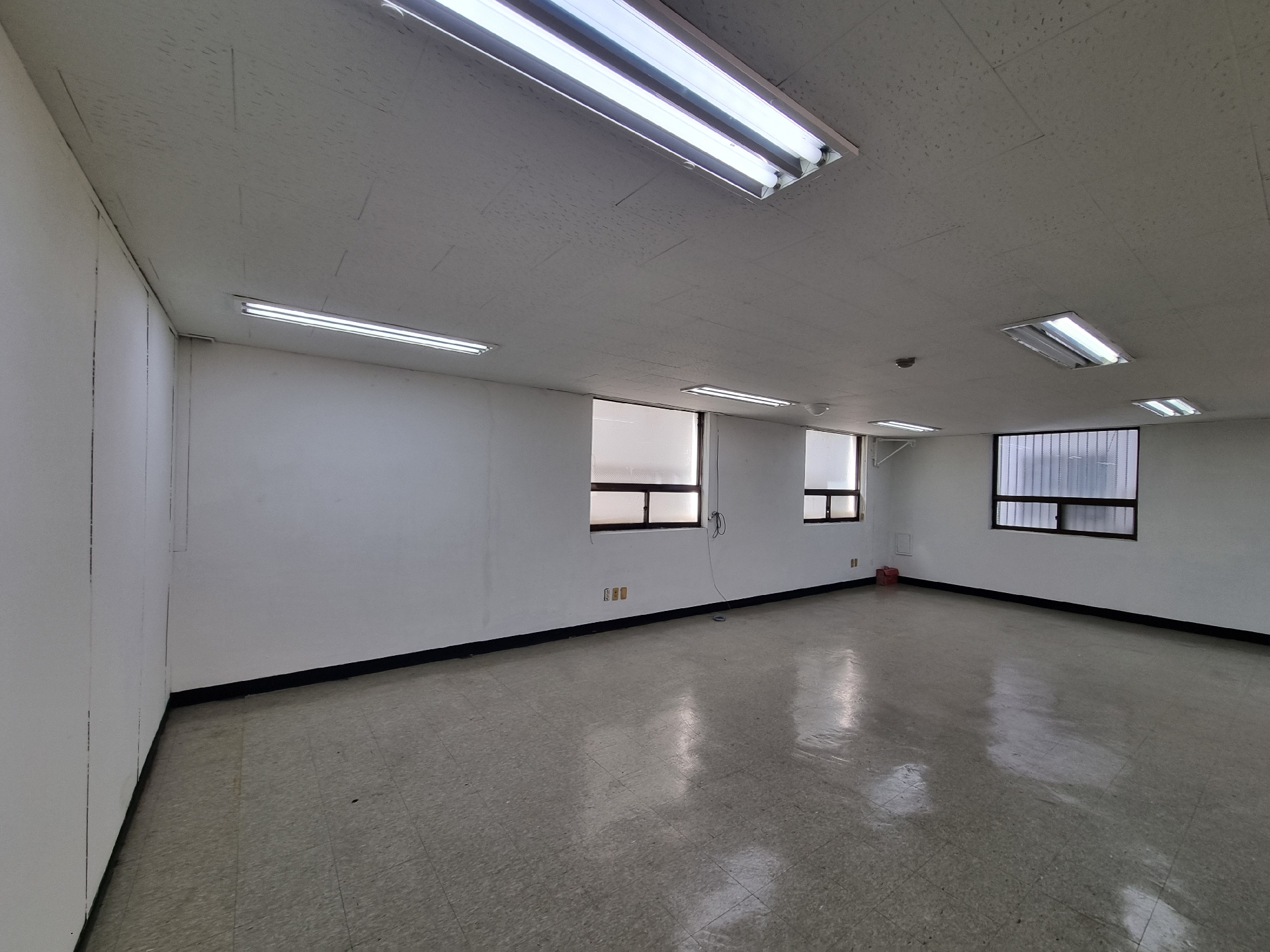 부산광역시 중구 중앙동4가 사무실 썸네일 2