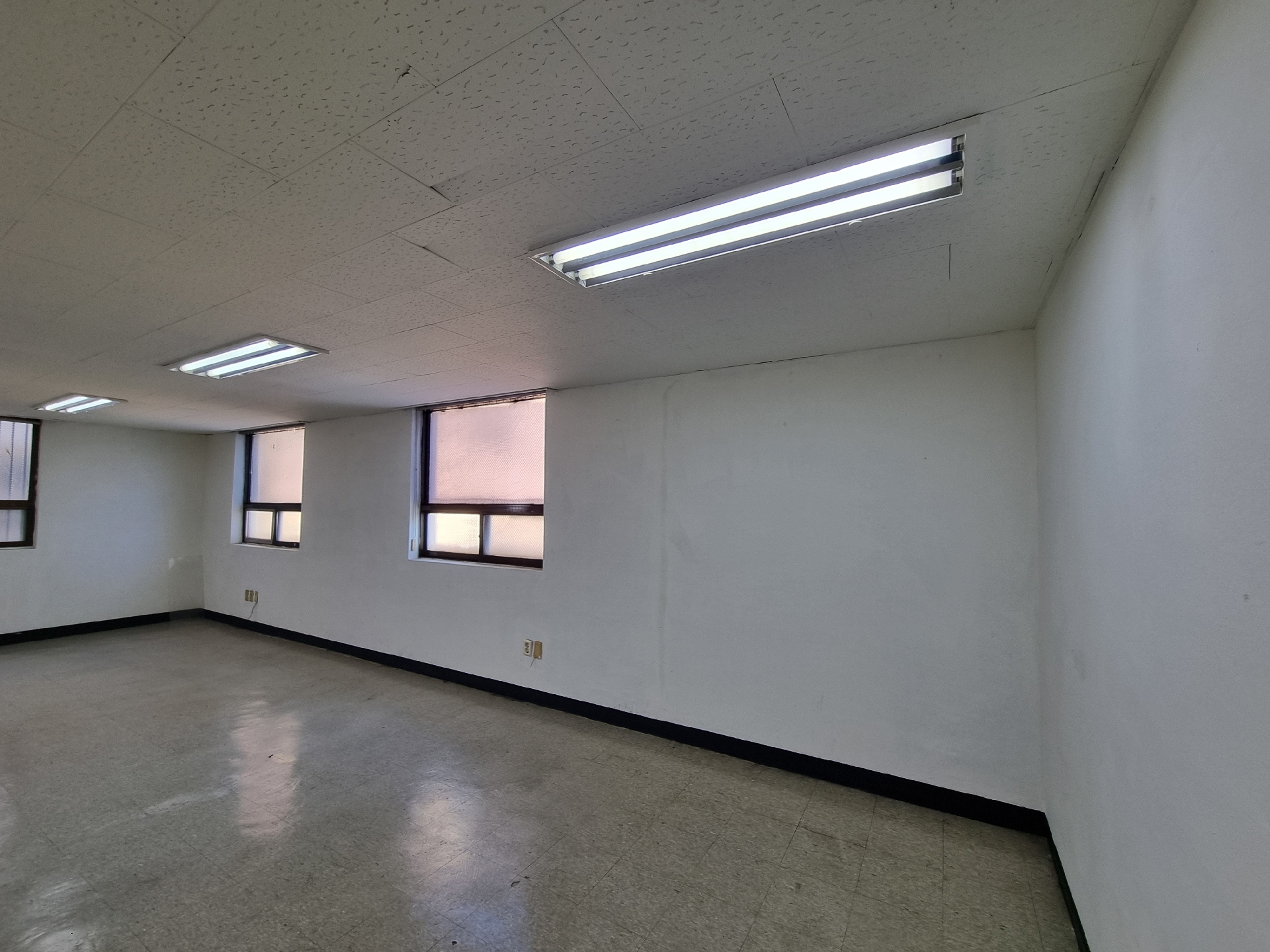 부산광역시 중구 중앙동4가 사무실 썸네일 3