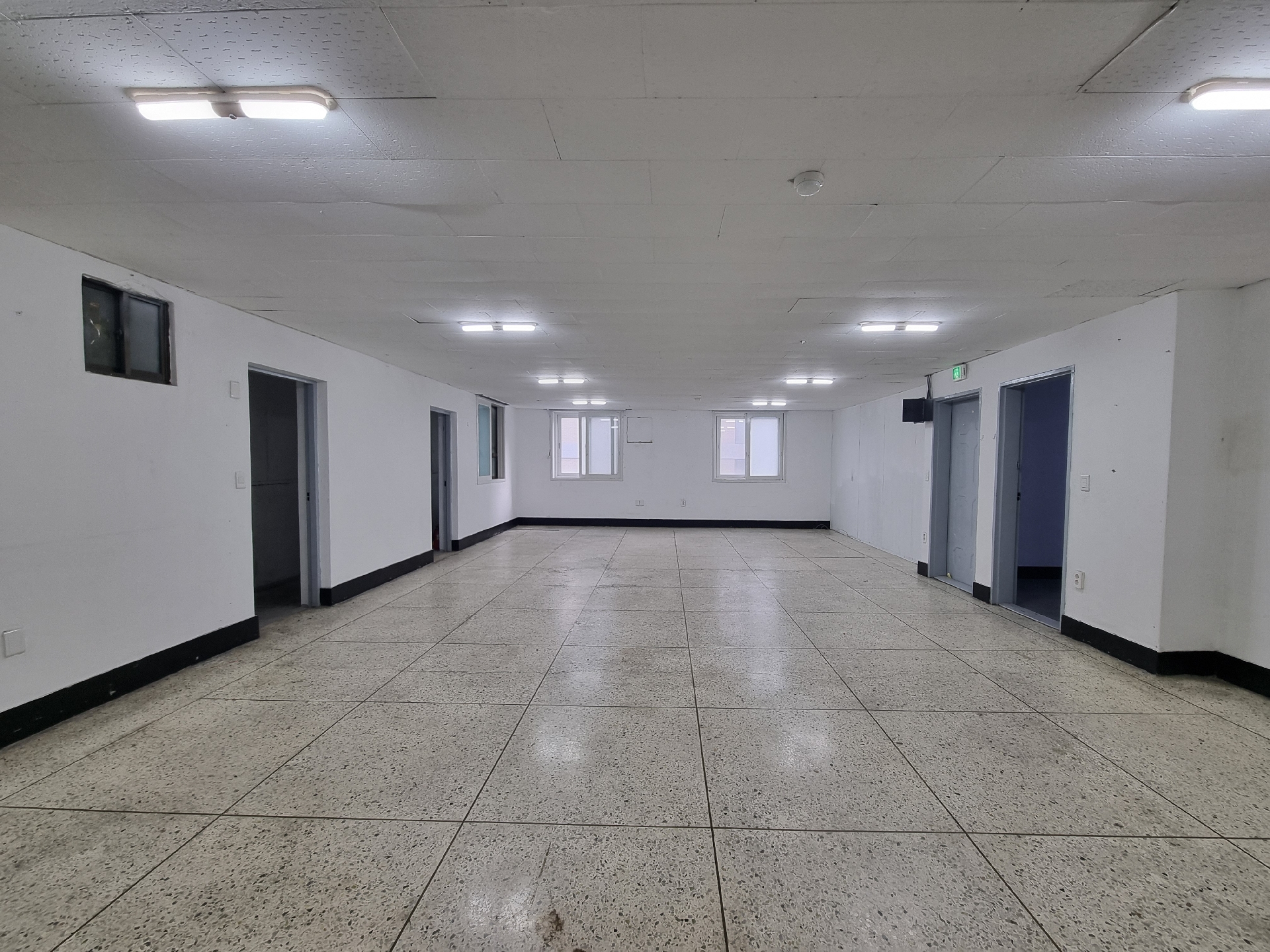 부산광역시 동구 초량동 사무실 - 1