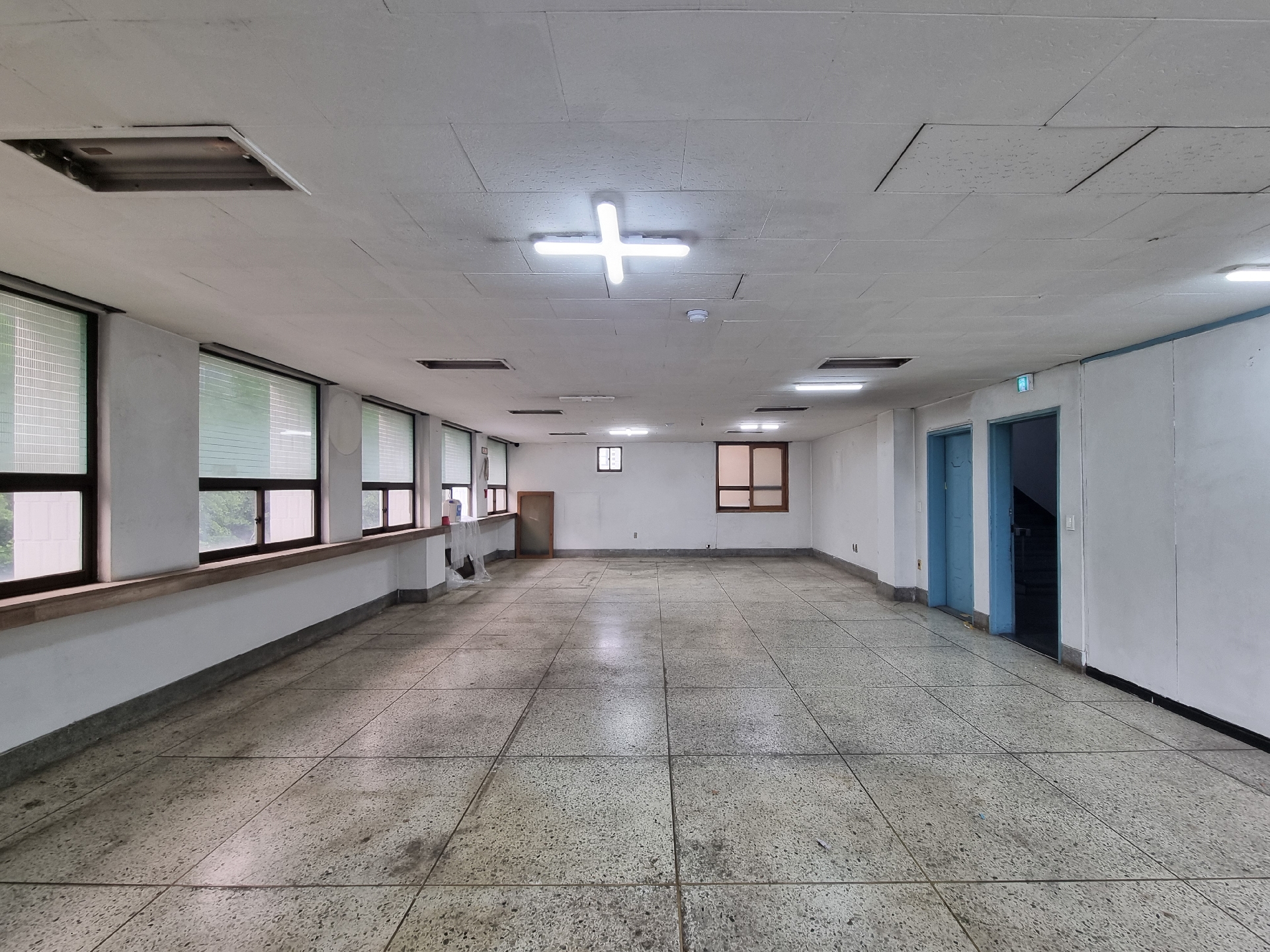 부산광역시 동구 초량동 사무실 - 1