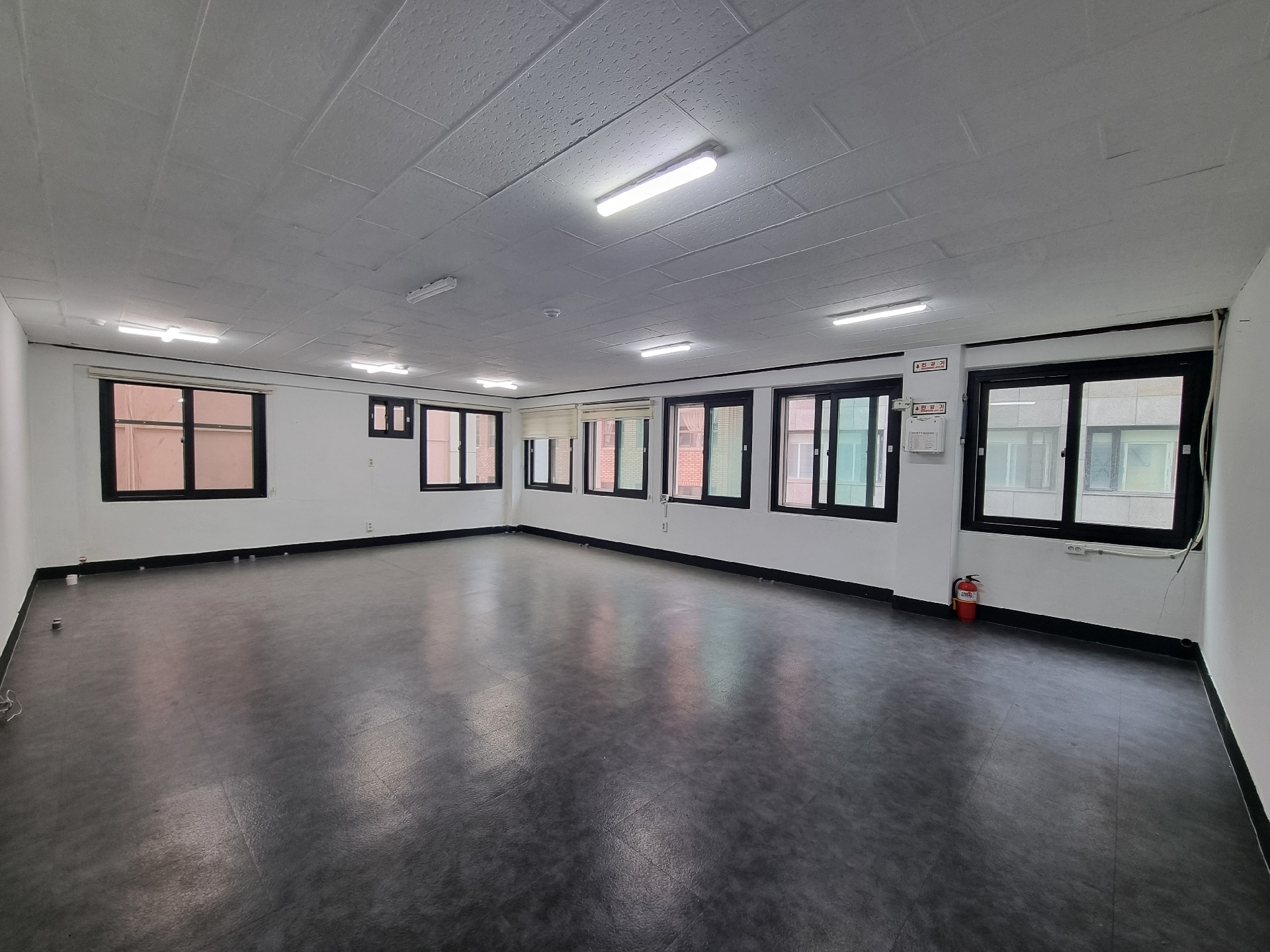 부산광역시 중구 중앙동4가 사무실 썸네일 3