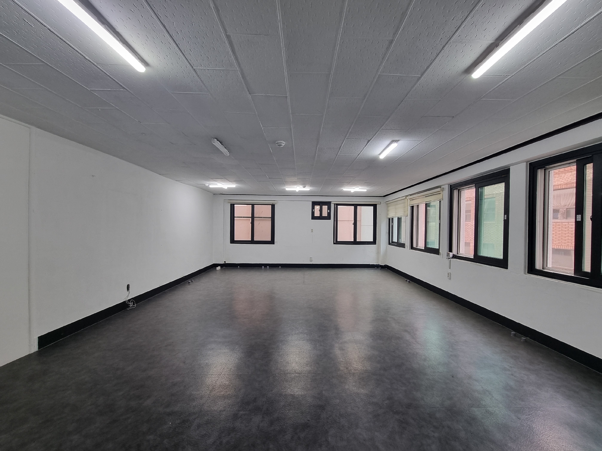 부산광역시 중구 중앙동4가 사무실 - 1