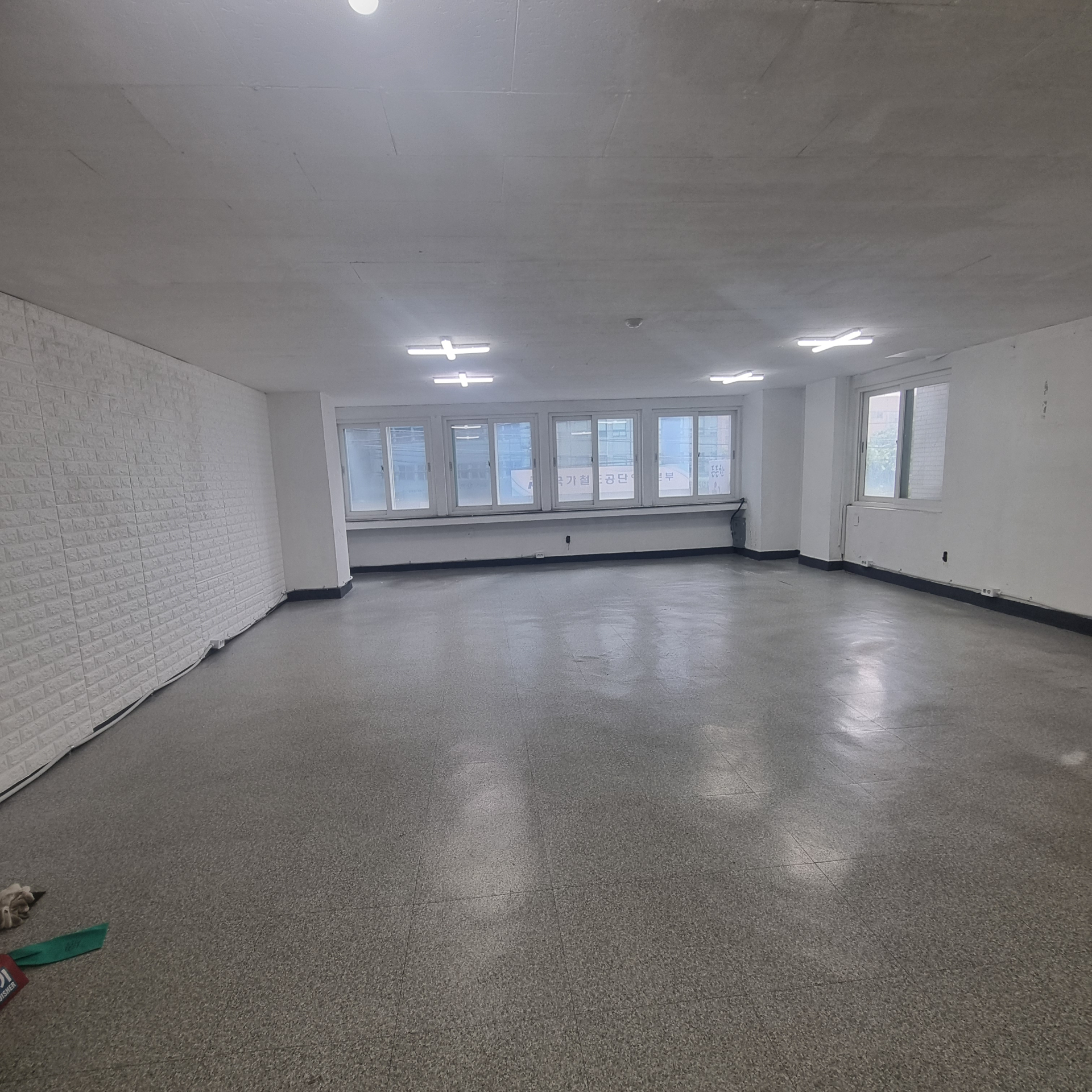 부산광역시 중구 중앙동4가 사무실 - 1