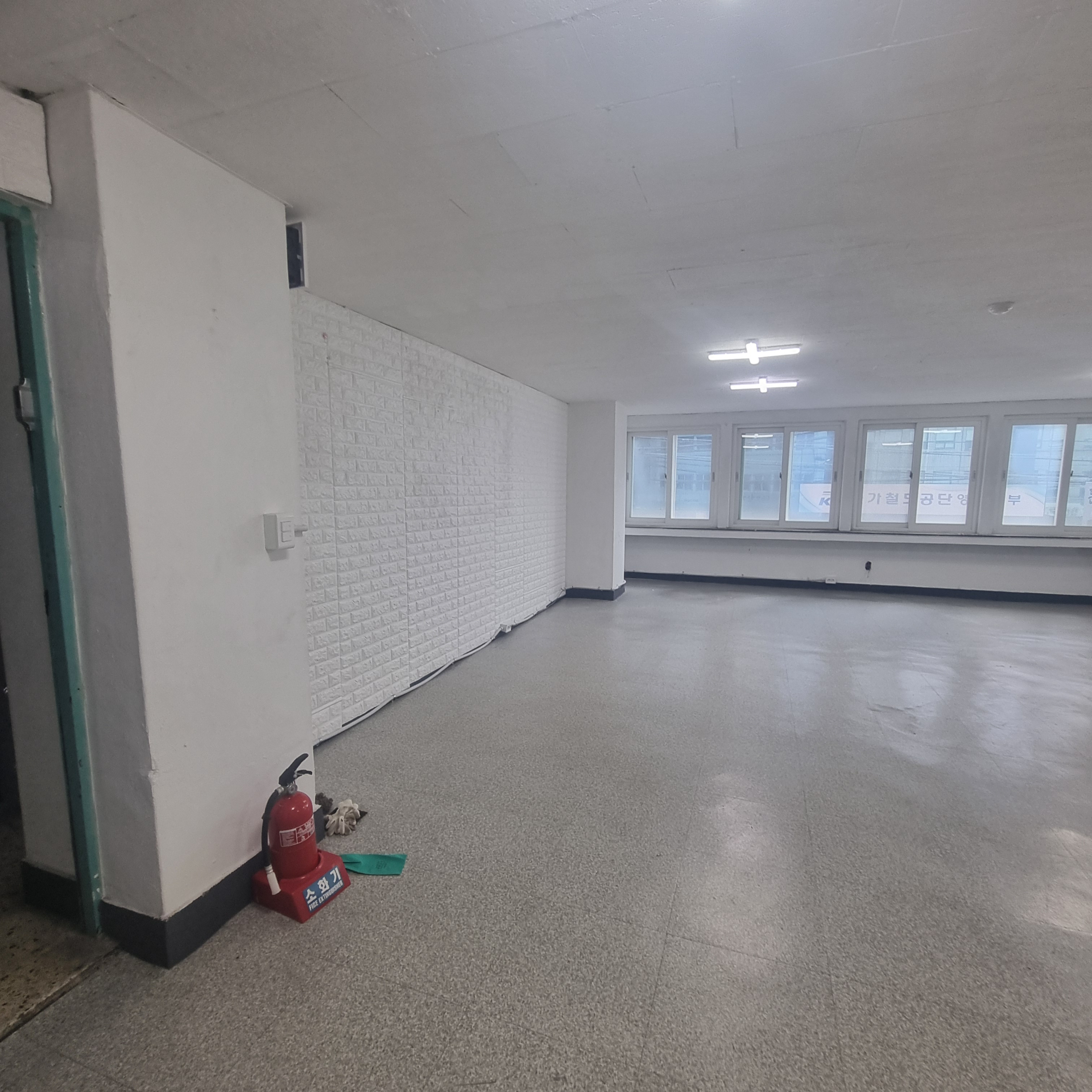 부산광역시 중구 중앙동4가 사무실 썸네일 3