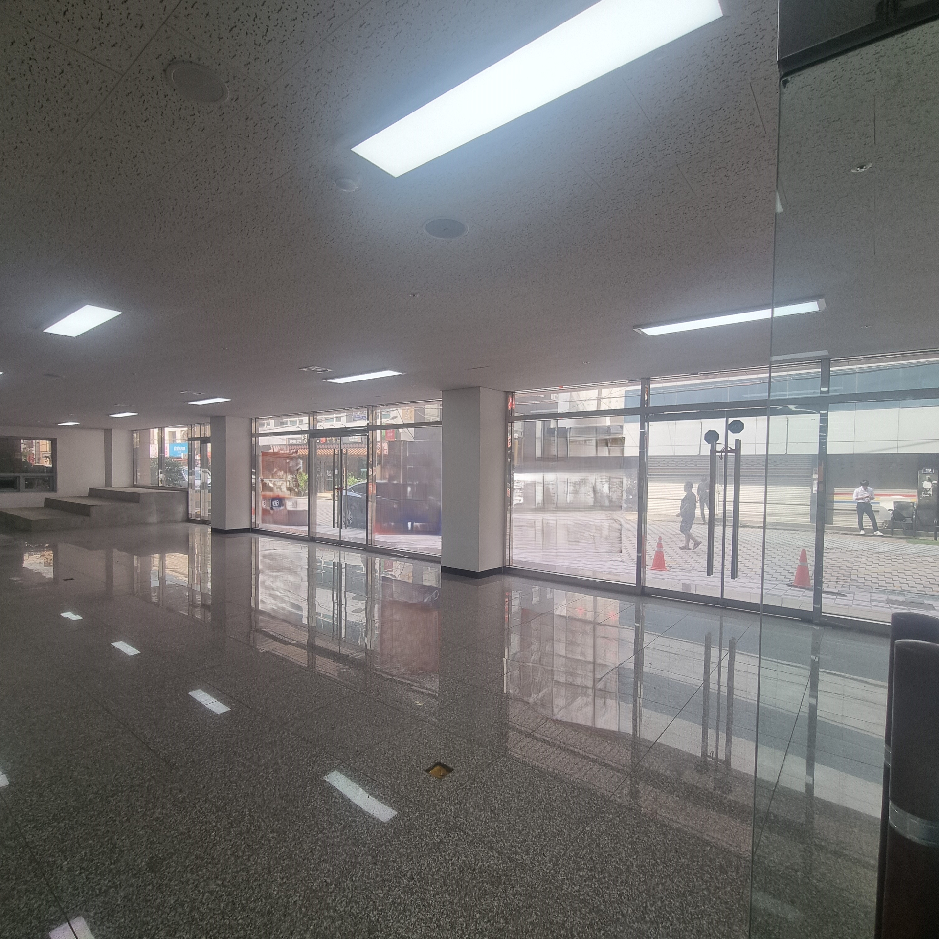 부산광역시 중구 동광동2가 상가 썸네일 3