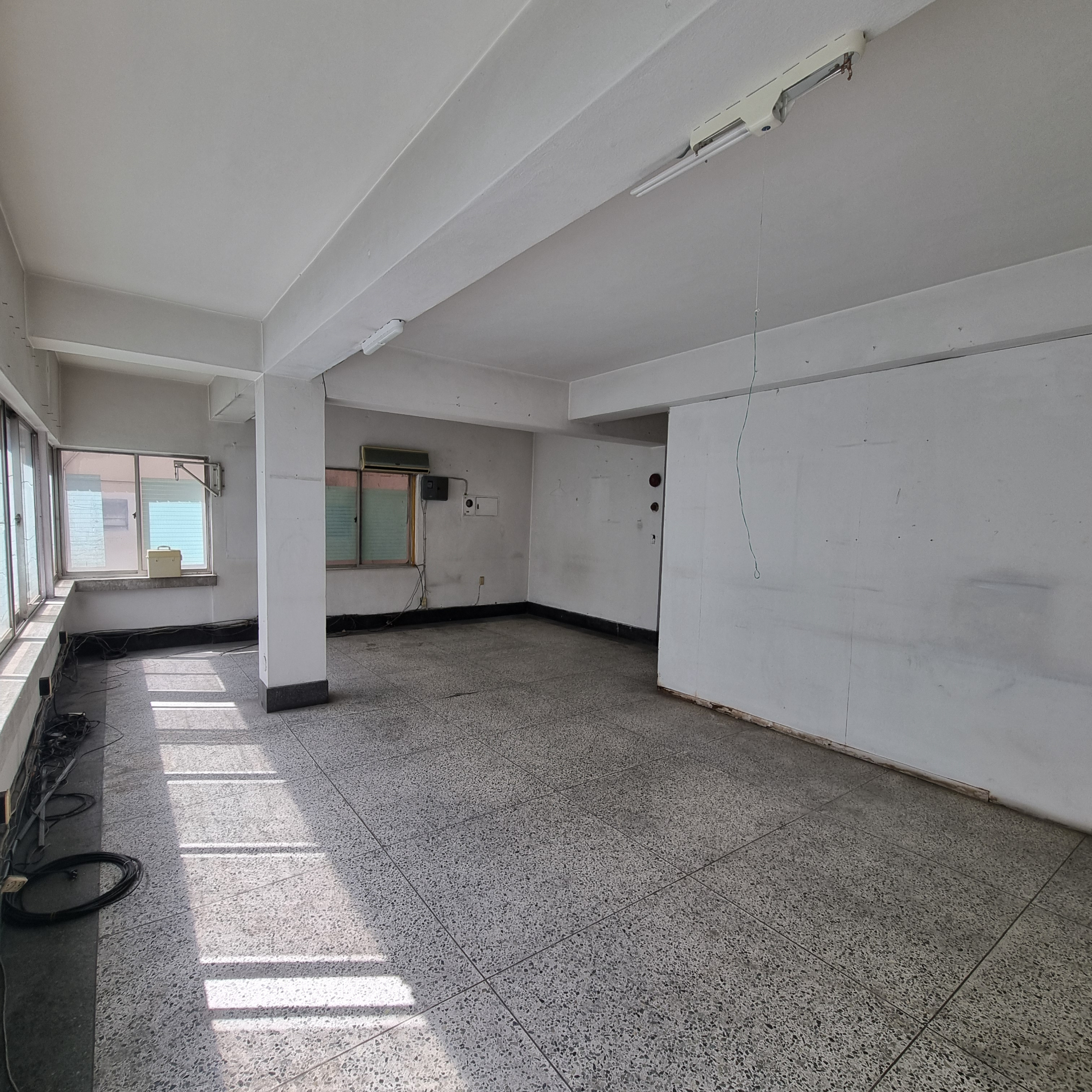 부산광역시 중구 중앙동4가 사무실 썸네일 3