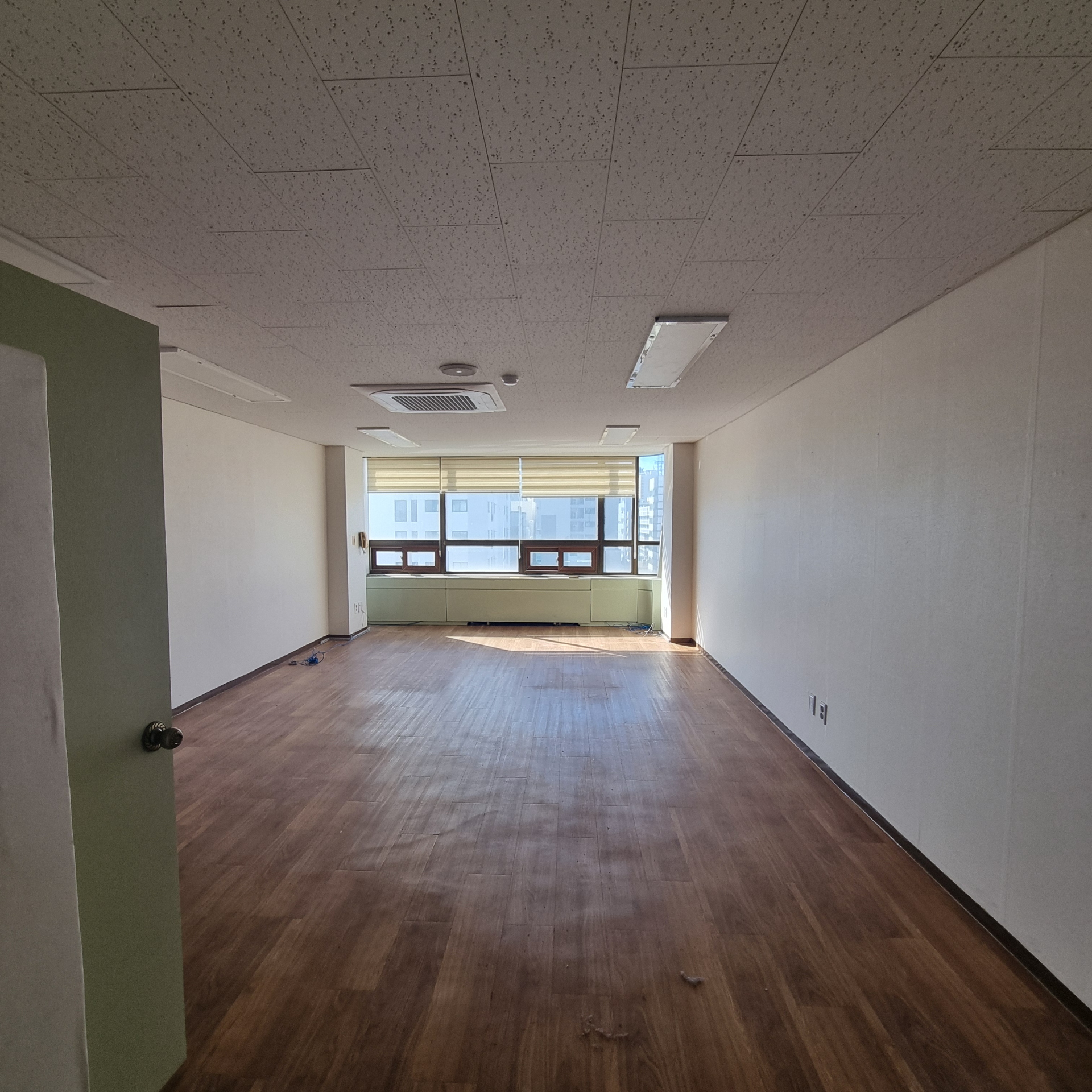 부산광역시 동구 초량동 사무실 - 1