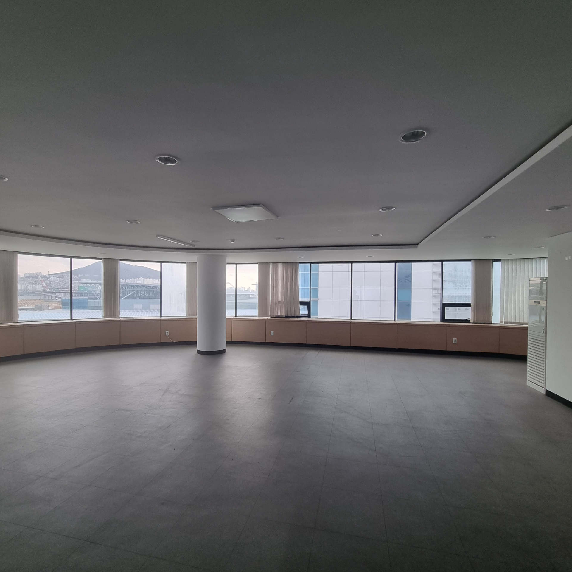 부산광역시 동구 초량동 사무실 - 1