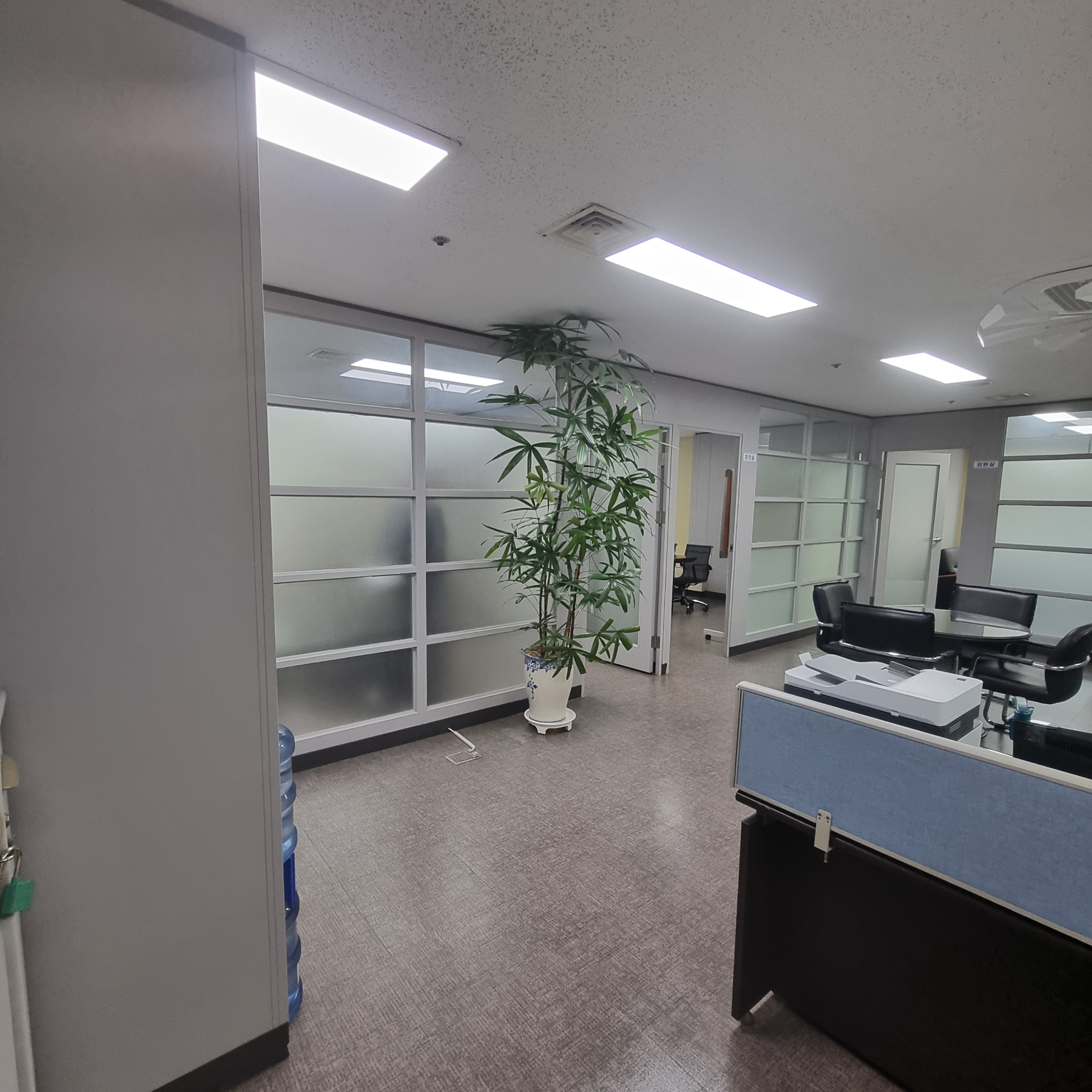 부산광역시 중구 중앙동4가 사무실 썸네일 2