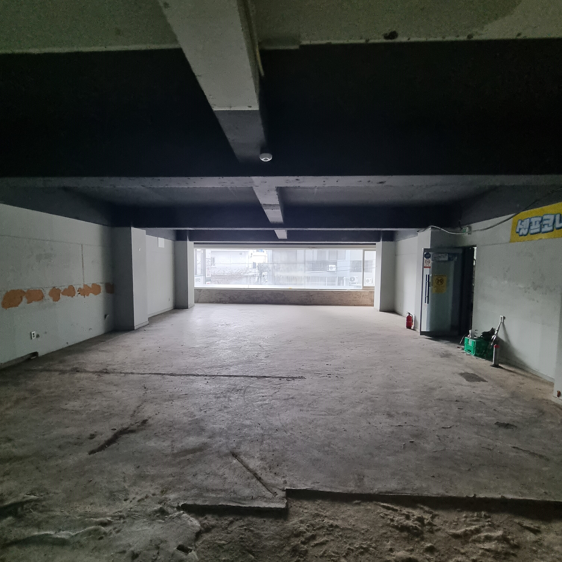 부산광역시 남구 대연동 상가 - 1