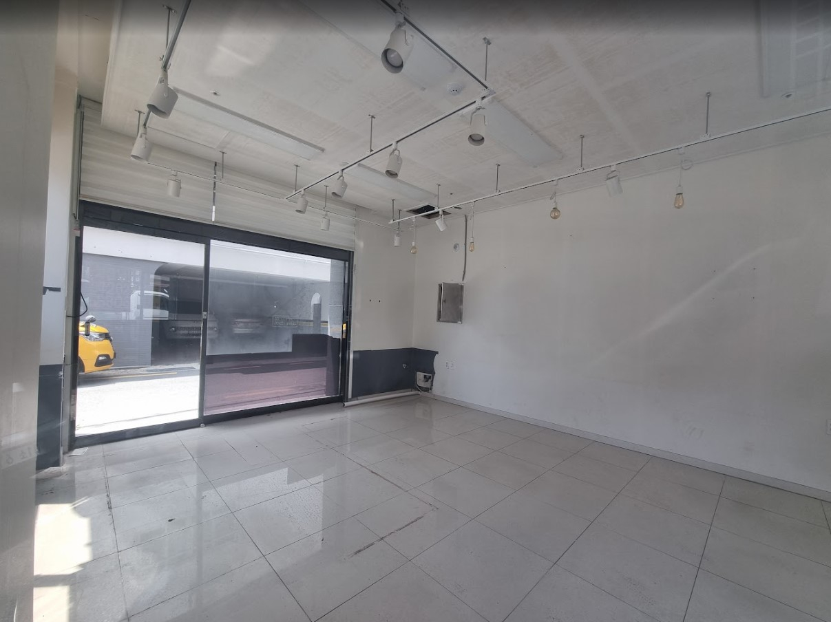 부산광역시 남구 대연동 상가 - 1