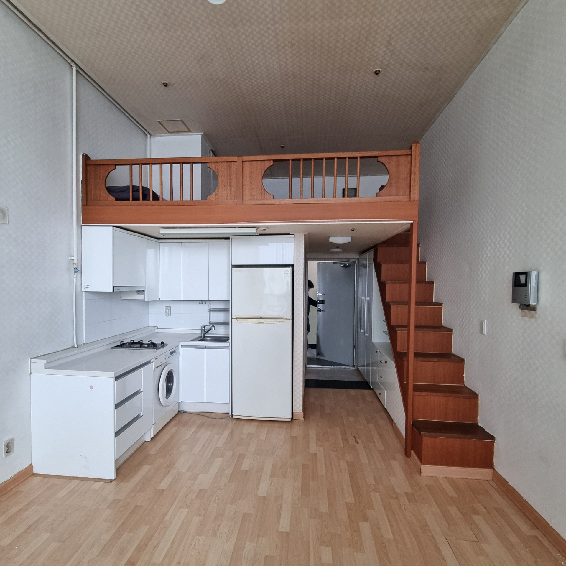 부산광역시 중구 중앙동4가 사무실 - 1