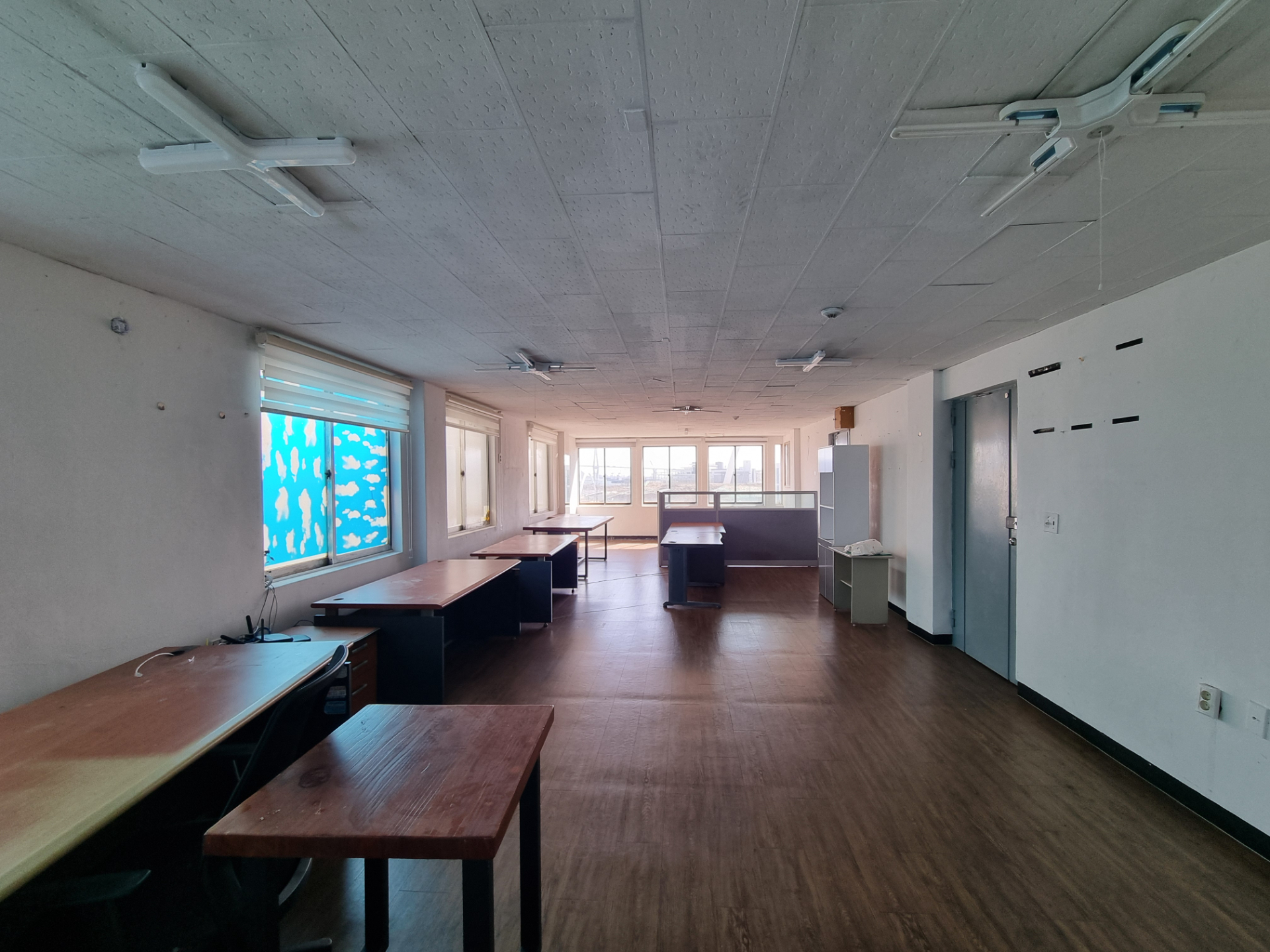 부산광역시 중구 중앙동4가 사무실 - 1