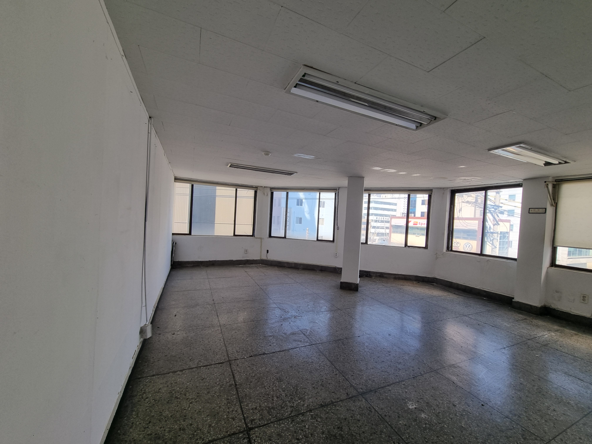 부산광역시 중구 중앙동4가 사무실 썸네일 2