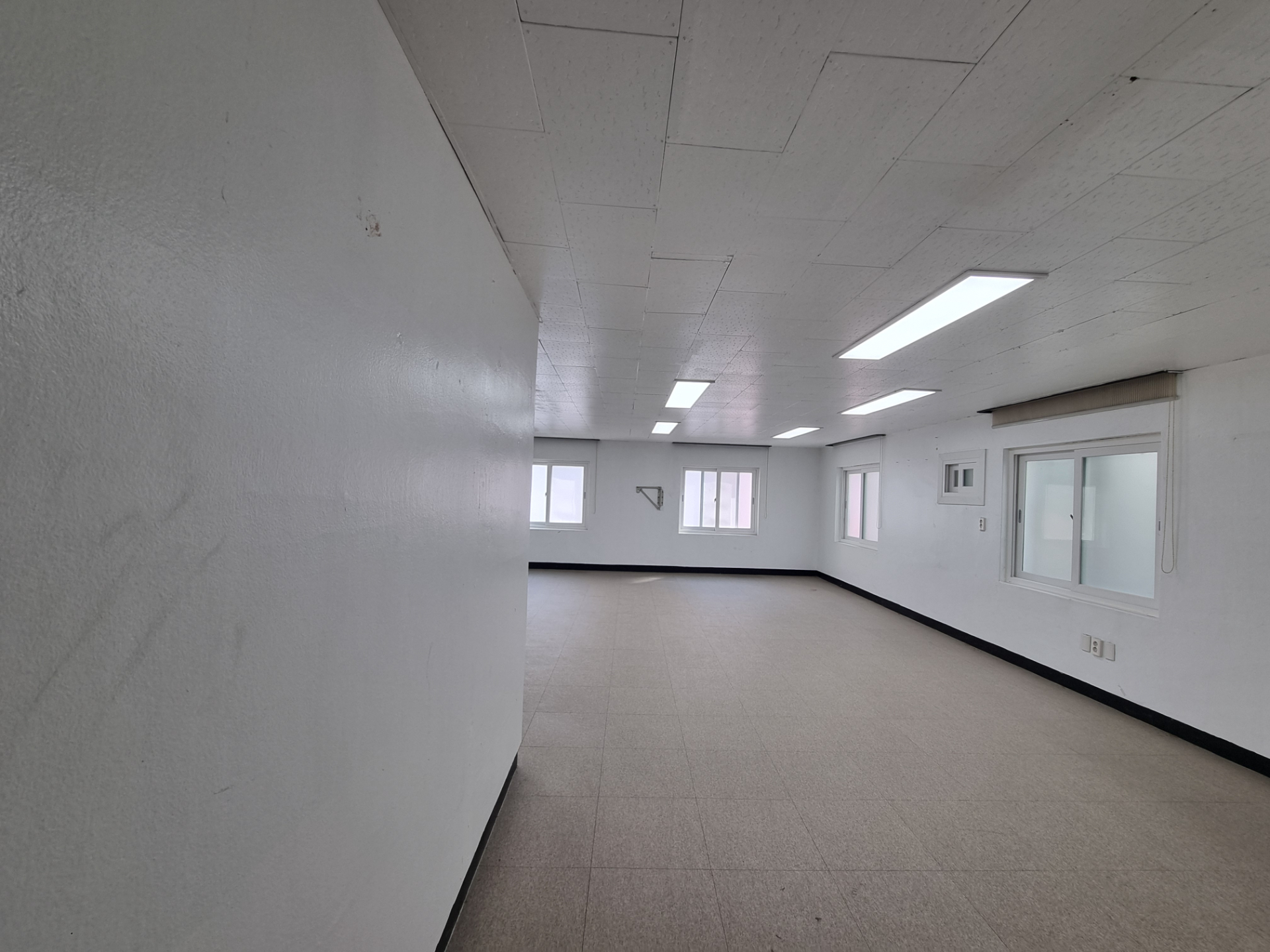 부산광역시 중구 중앙동4가 사무실 썸네일 3