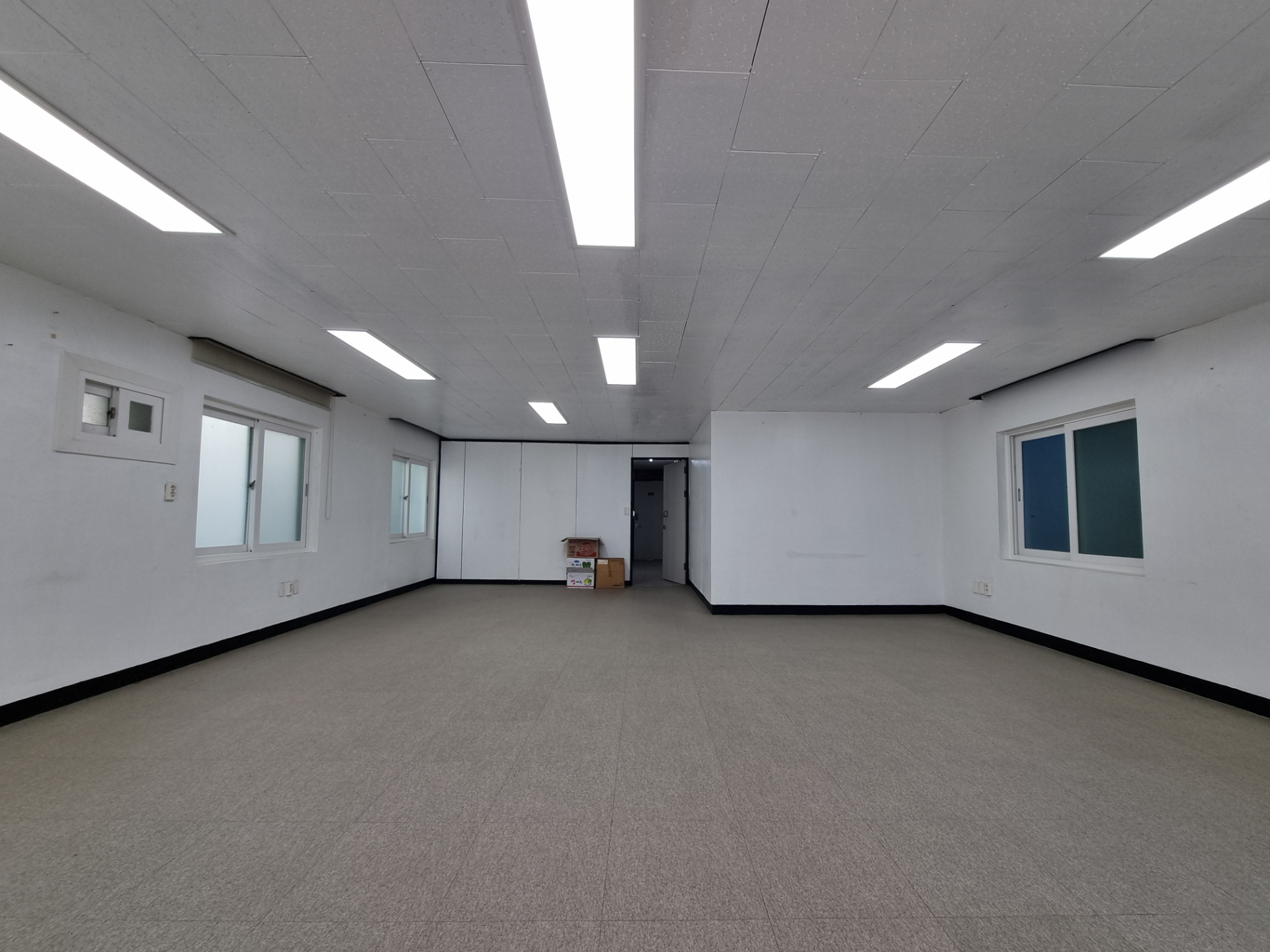 부산광역시 중구 중앙동4가 사무실 - 1