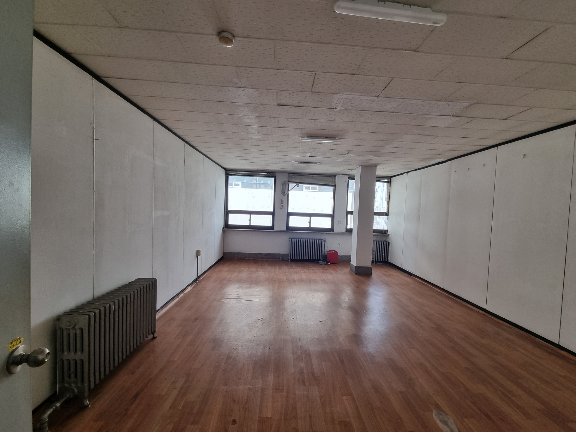 부산광역시 동구 초량동 사무실 - 1