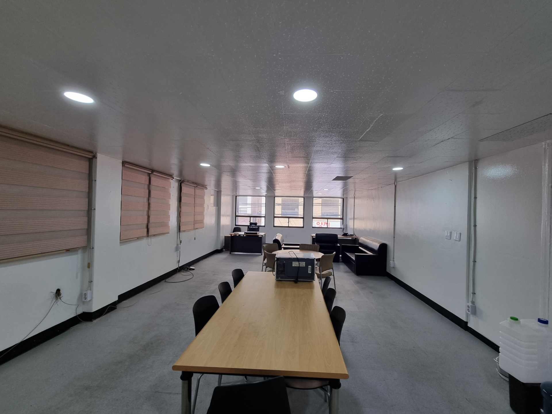 부산광역시 중구 중앙동4가 사무실 - 1