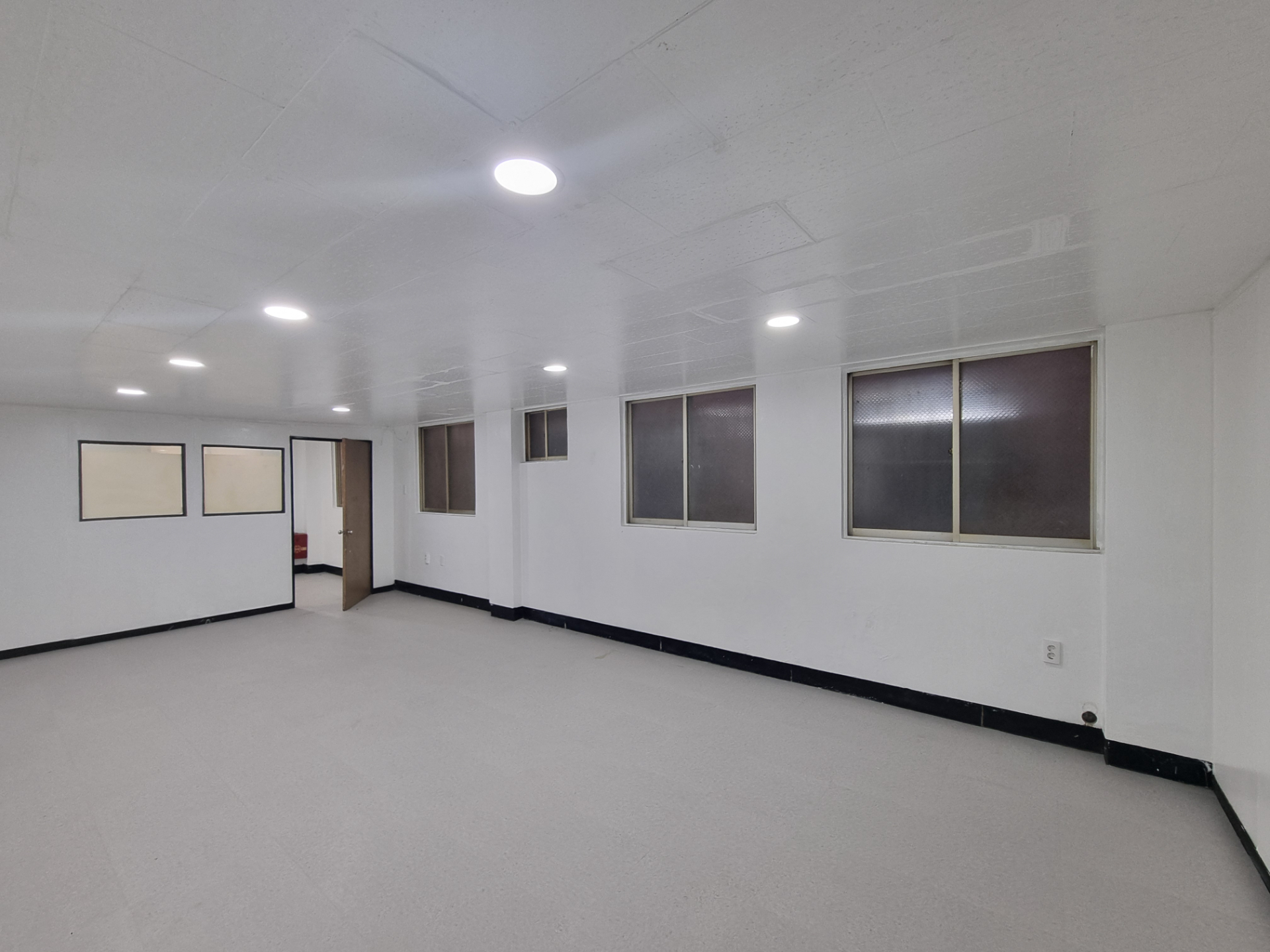 부산광역시 중구 중앙동4가 사무실 썸네일 2