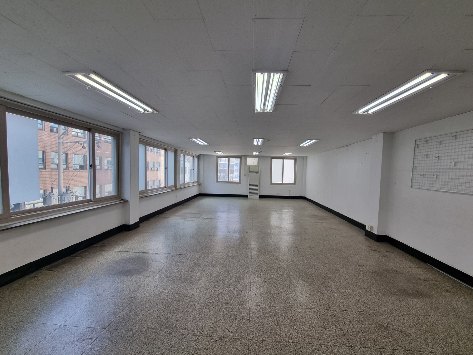 부산광역시 동구 초량동 사무실 - 1