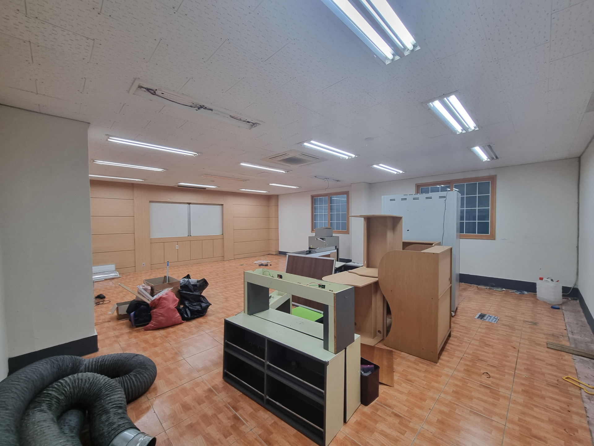 부산광역시 동구 초량동 사무실 - 1