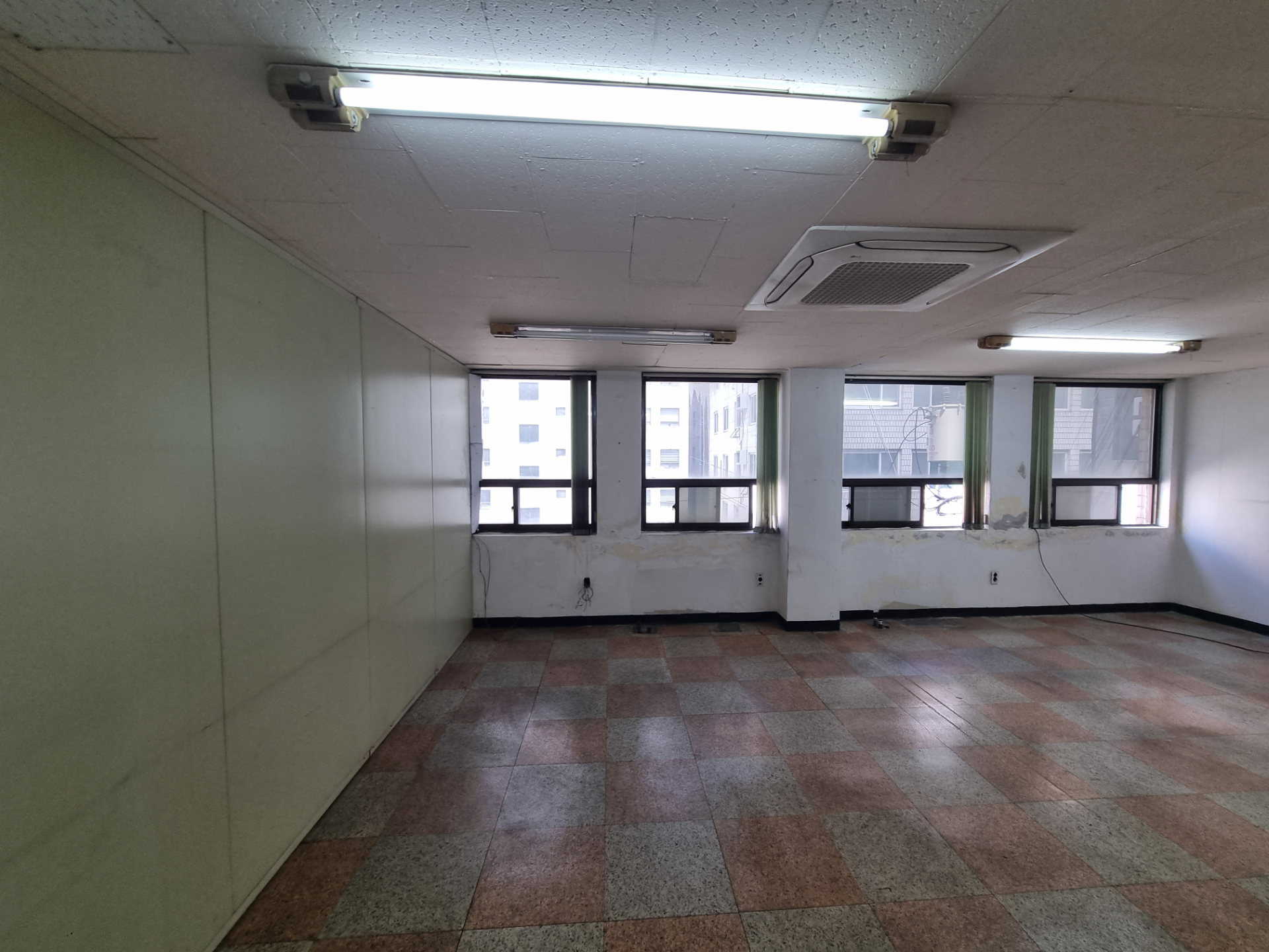 부산광역시 동구 초량동 사무실 썸네일 2