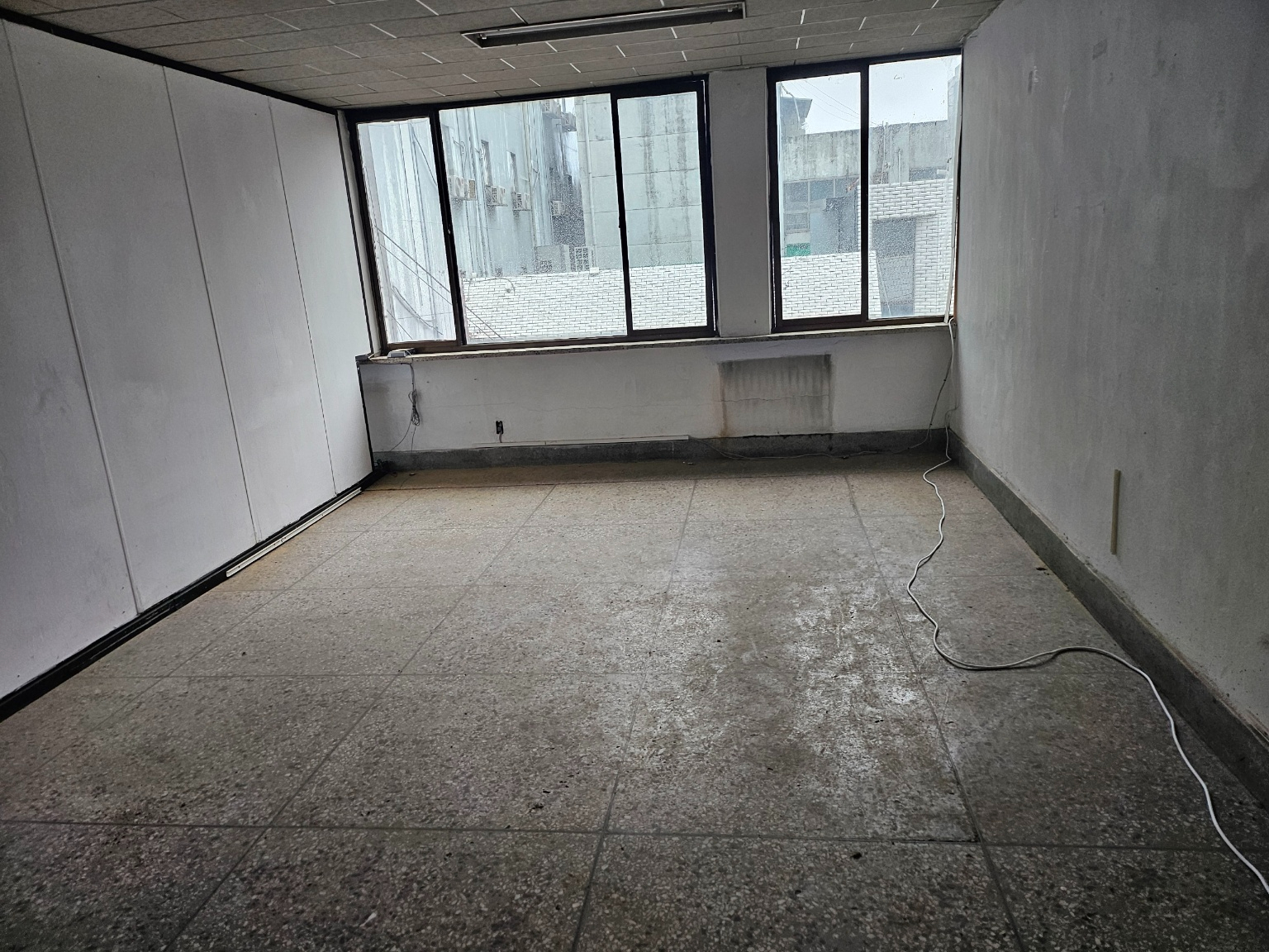 부산광역시 동구 초량동 사무실 - 1