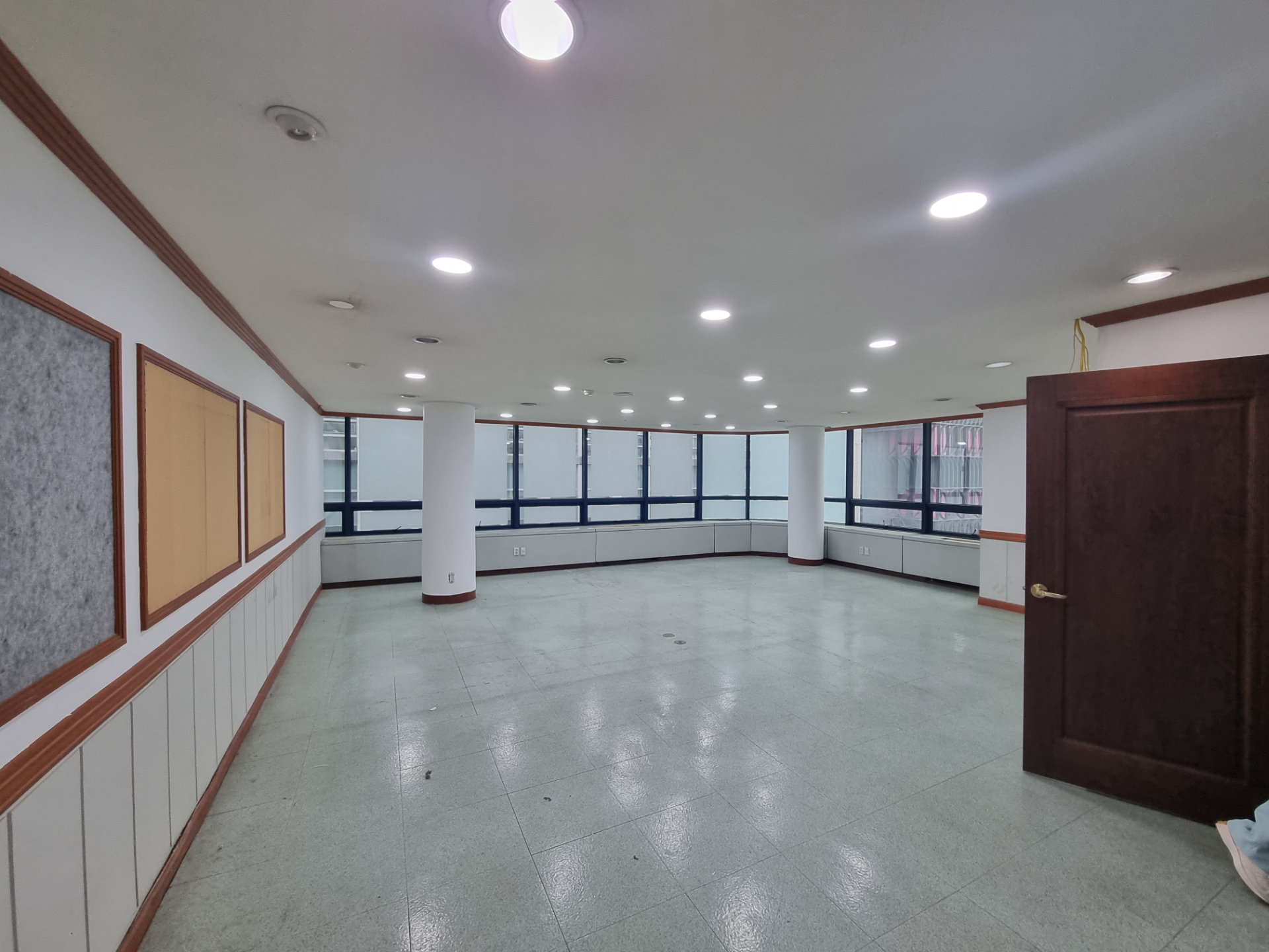 부산광역시 동구 초량동 사무실 - 1