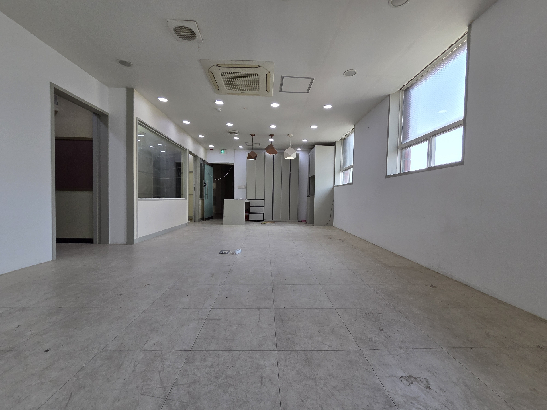 부산광역시 부산진구 부전동 사무실 - 1