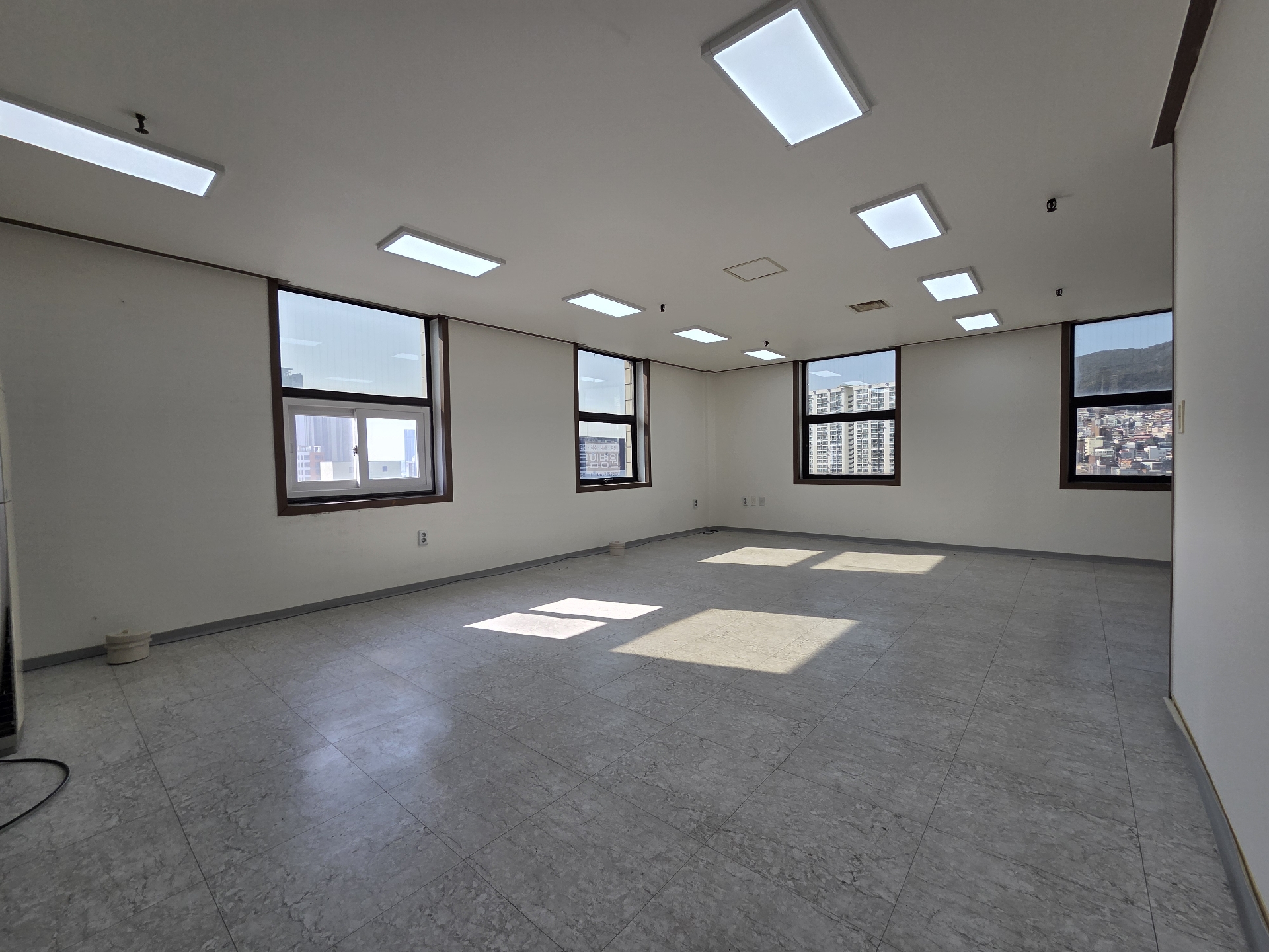 부산광역시 동구 범일동 사무실 - 1