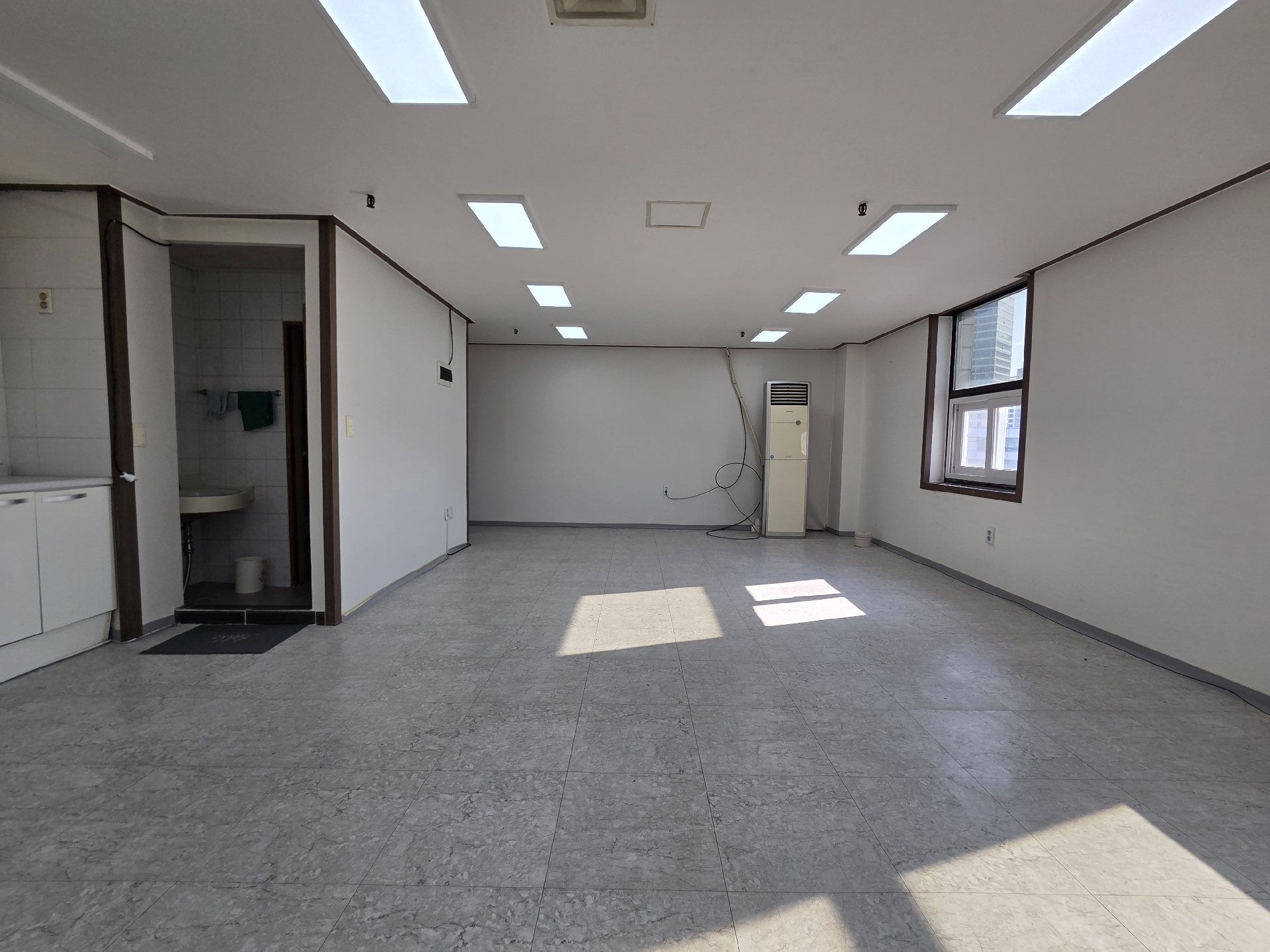 부산광역시 동구 범일동 사무실 썸네일 6