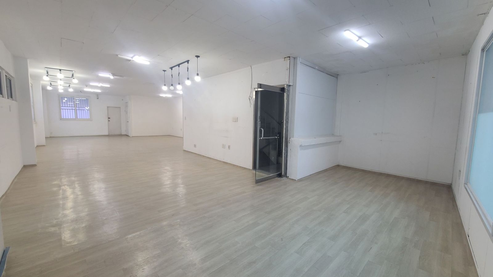 부산광역시 연제구 연산동 사무실 썸네일 2