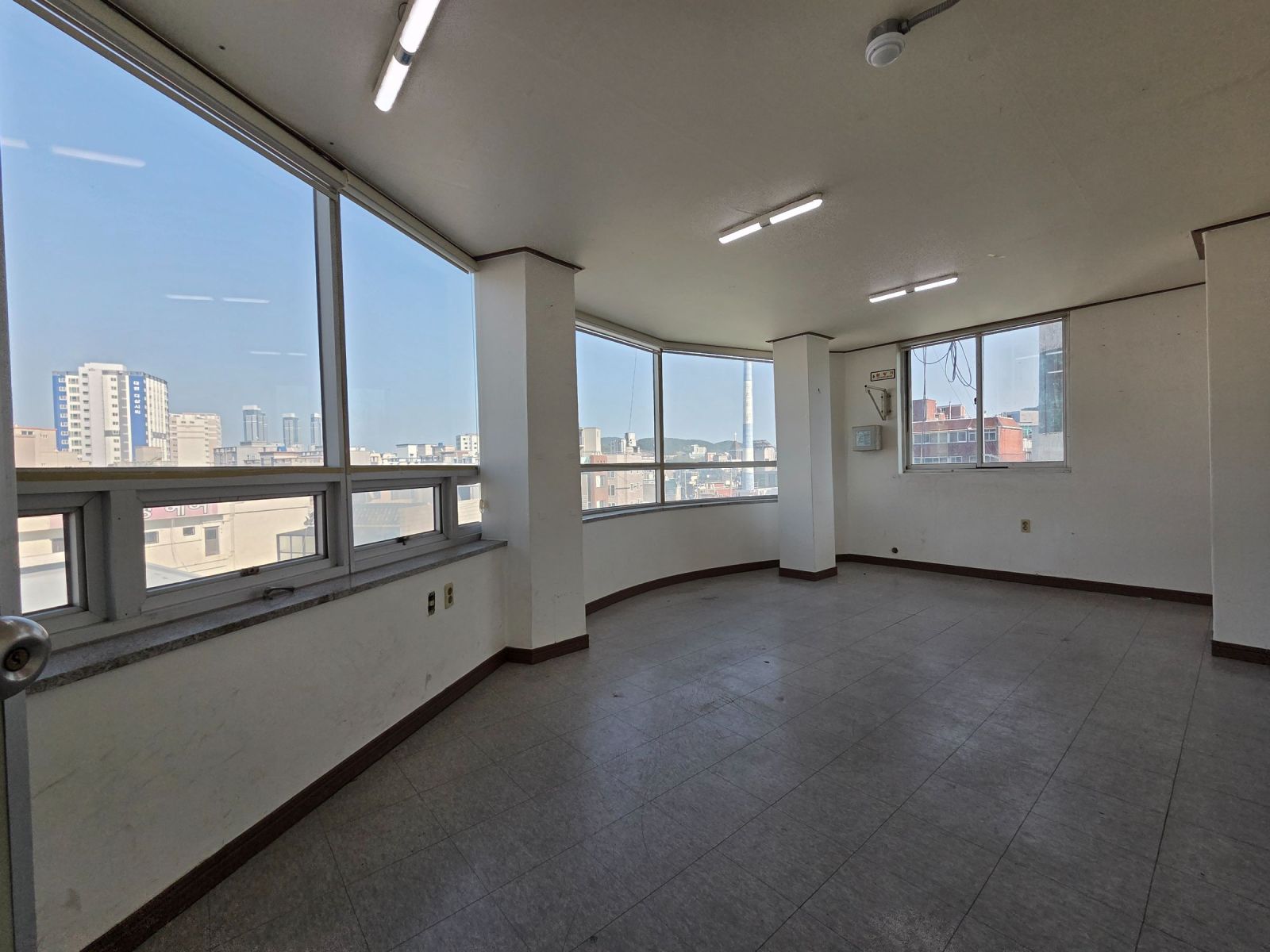 부산광역시 남구 대연동 상가 썸네일 2